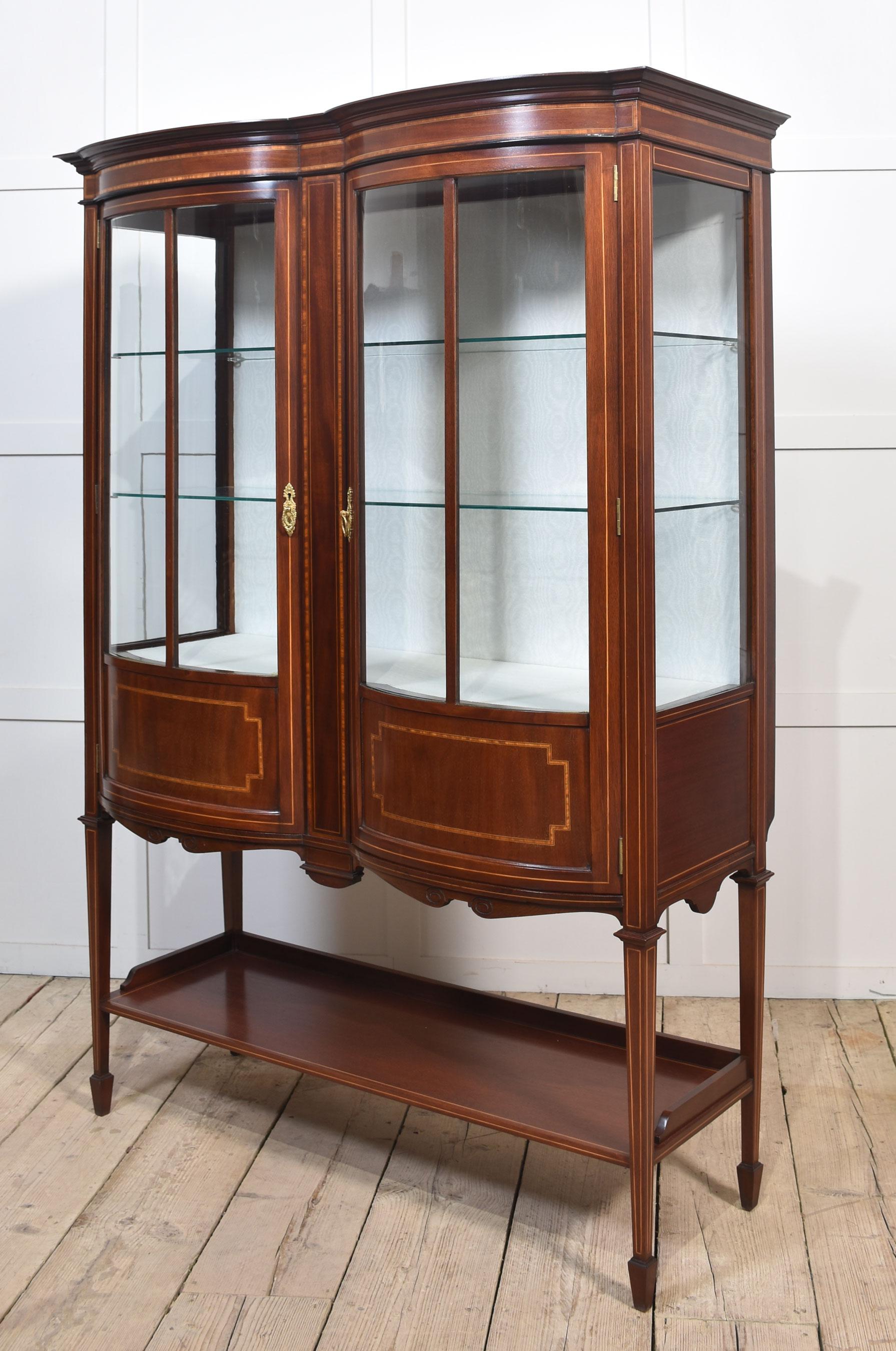 Mahogany bow front display cabinet For Sale 5