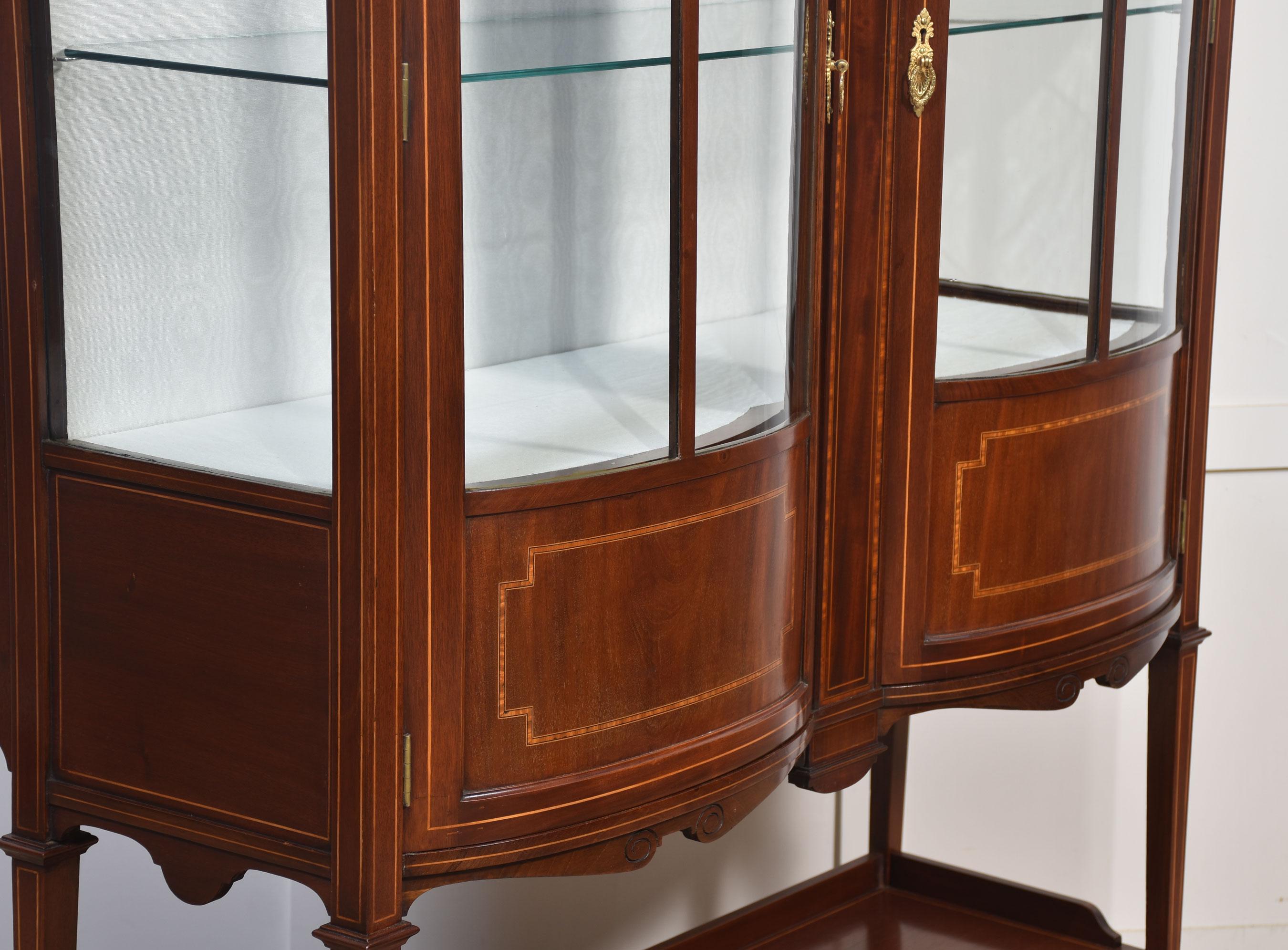 Mahogany bow front display cabinet For Sale 2