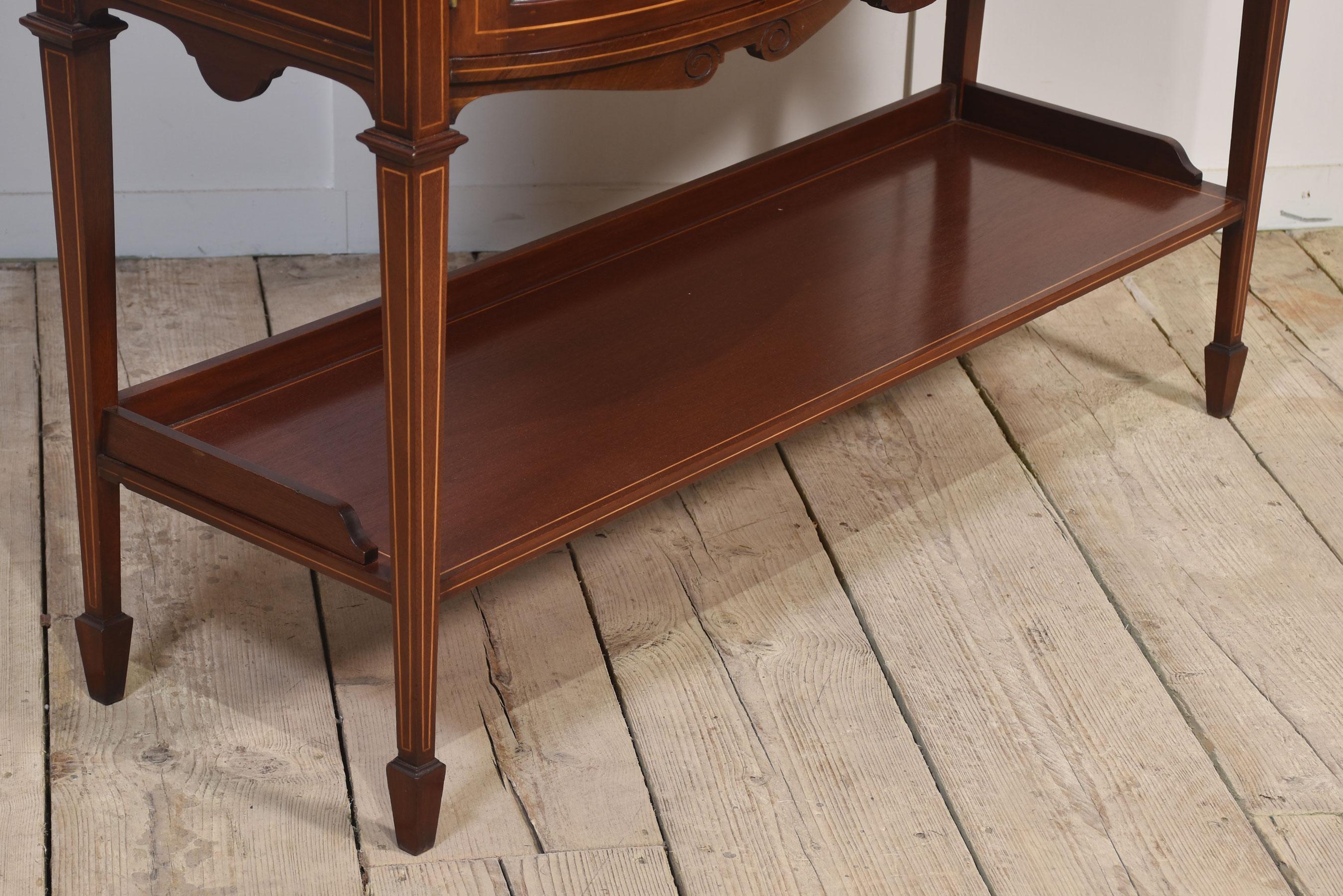 Mahogany bow front display cabinet For Sale 3