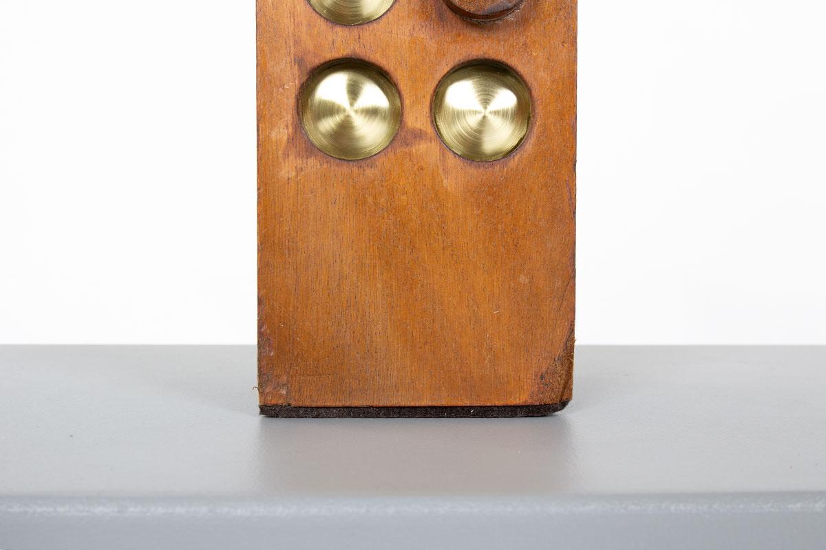 Lampe de table en acajou, laiton et cuir 1950 en vente 1