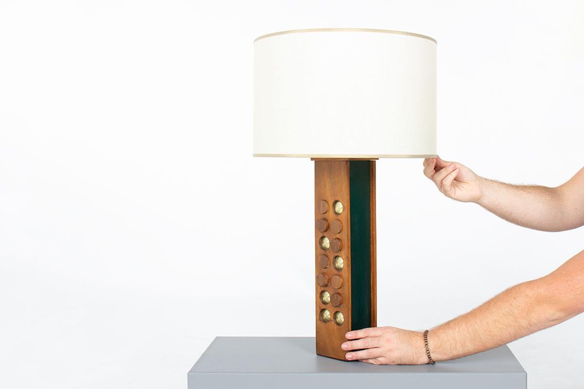 Lampe de table en acajou, laiton et cuir 1950 en vente 3