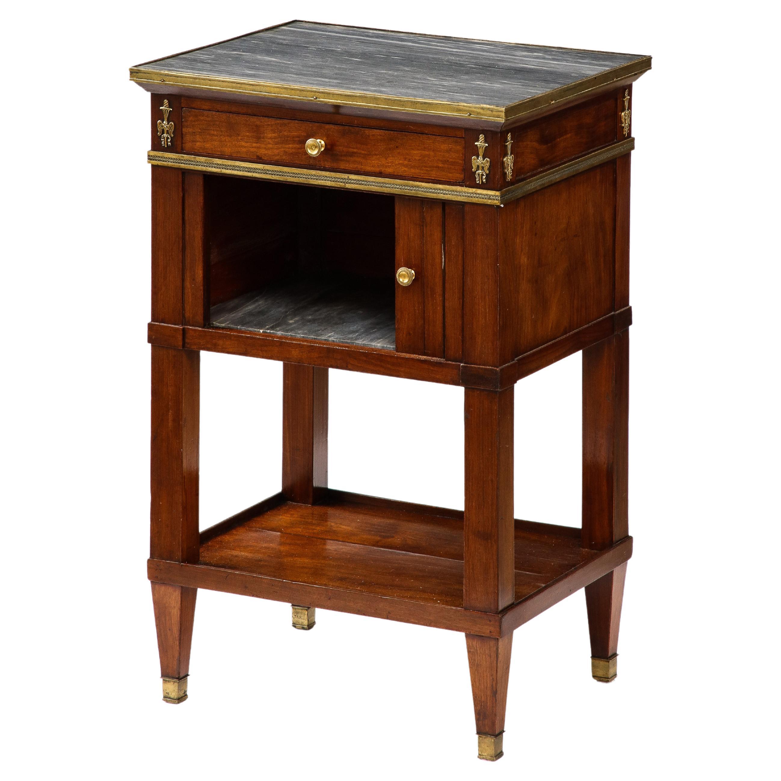 Table de nuit en acajou, laiton et marbre, Italie, 19e siècle en vente