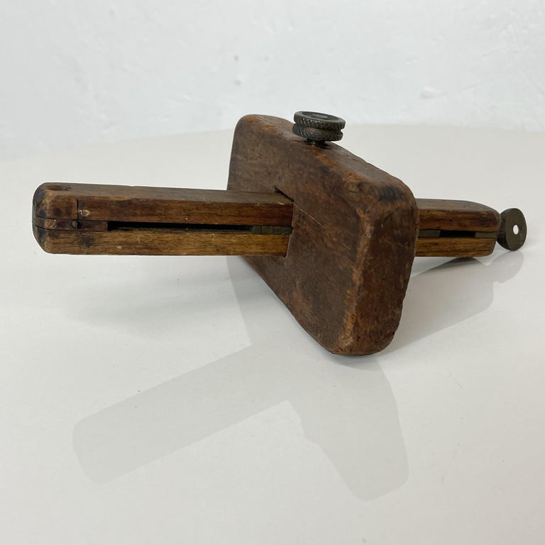 Mahogany and Brass Antique Tool Old Carpentry Scribe Wood Marking Gauge