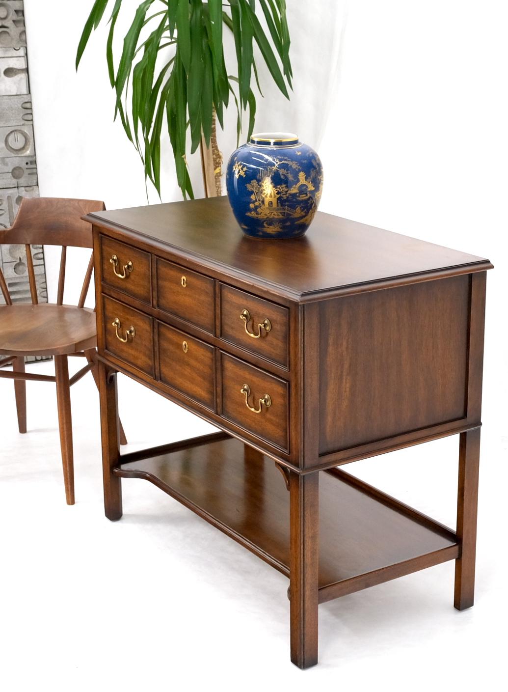 Mahogany Brass Hardware Kindel Entry Hall Chest Console Table Buffet Cabinet In Good Condition In Rockaway, NJ
