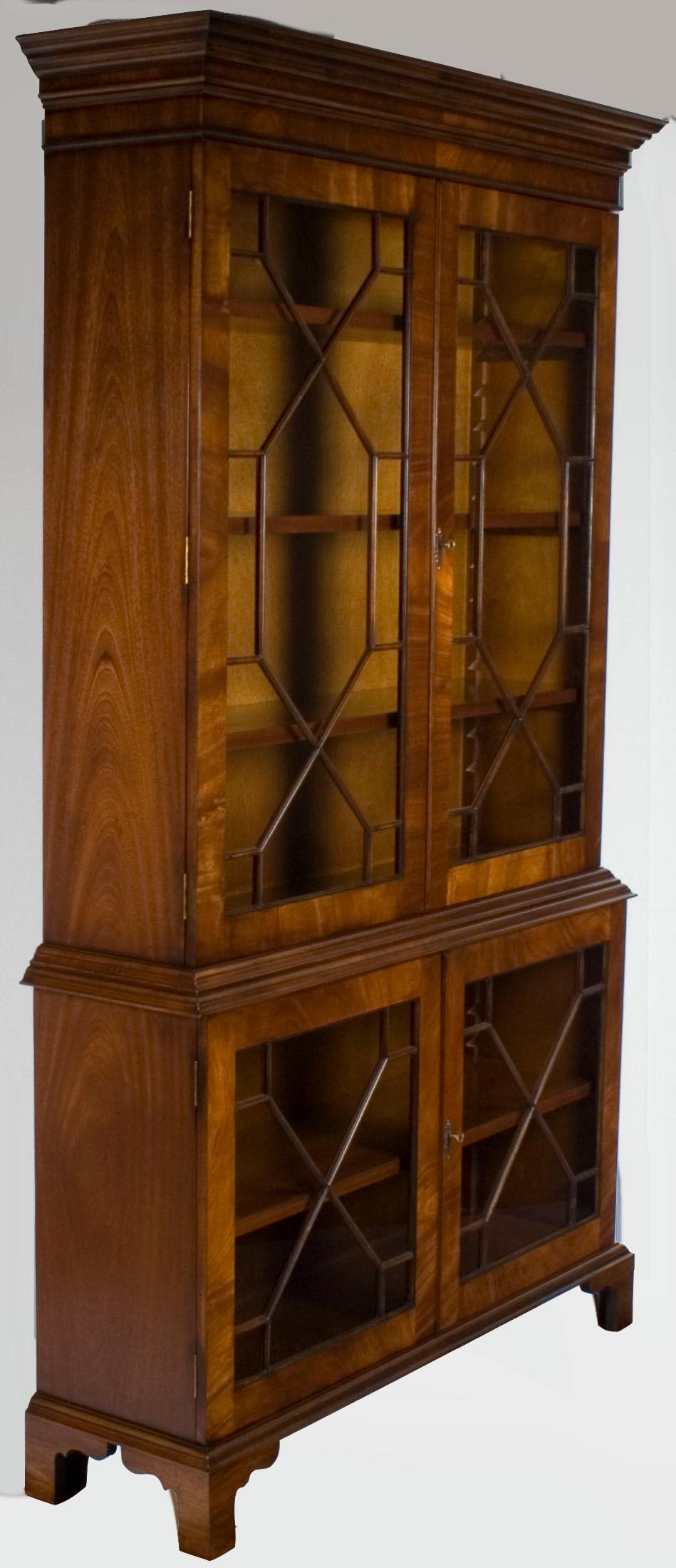 Mahogany Breakfront Glass Door Adjustable Bookcase Cabinet In New Condition For Sale In Atlanta, GA