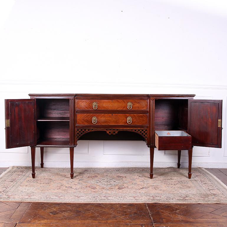 Mahogany Breakfront Sideboard In Good Condition For Sale In Vancouver, British Columbia