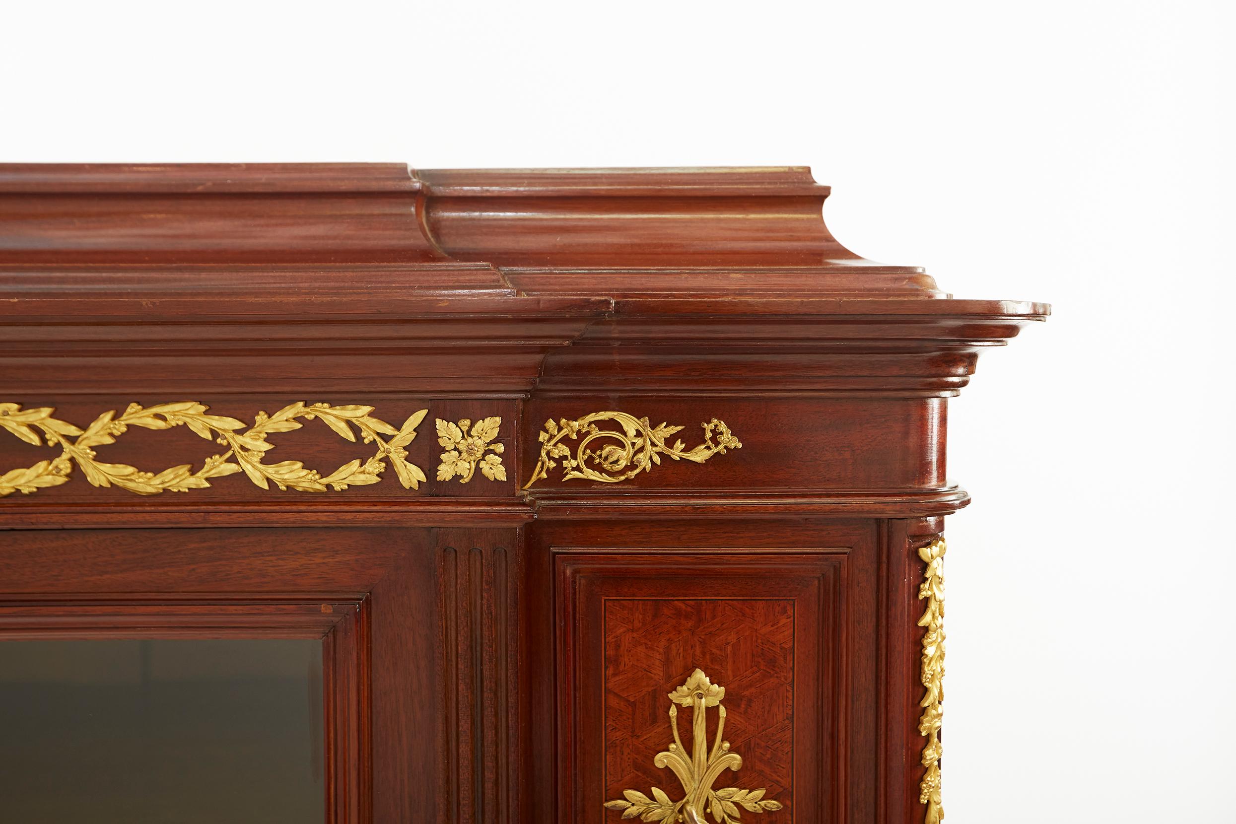 Armario de Parquet Montado en Caoba / Bronce en venta 6