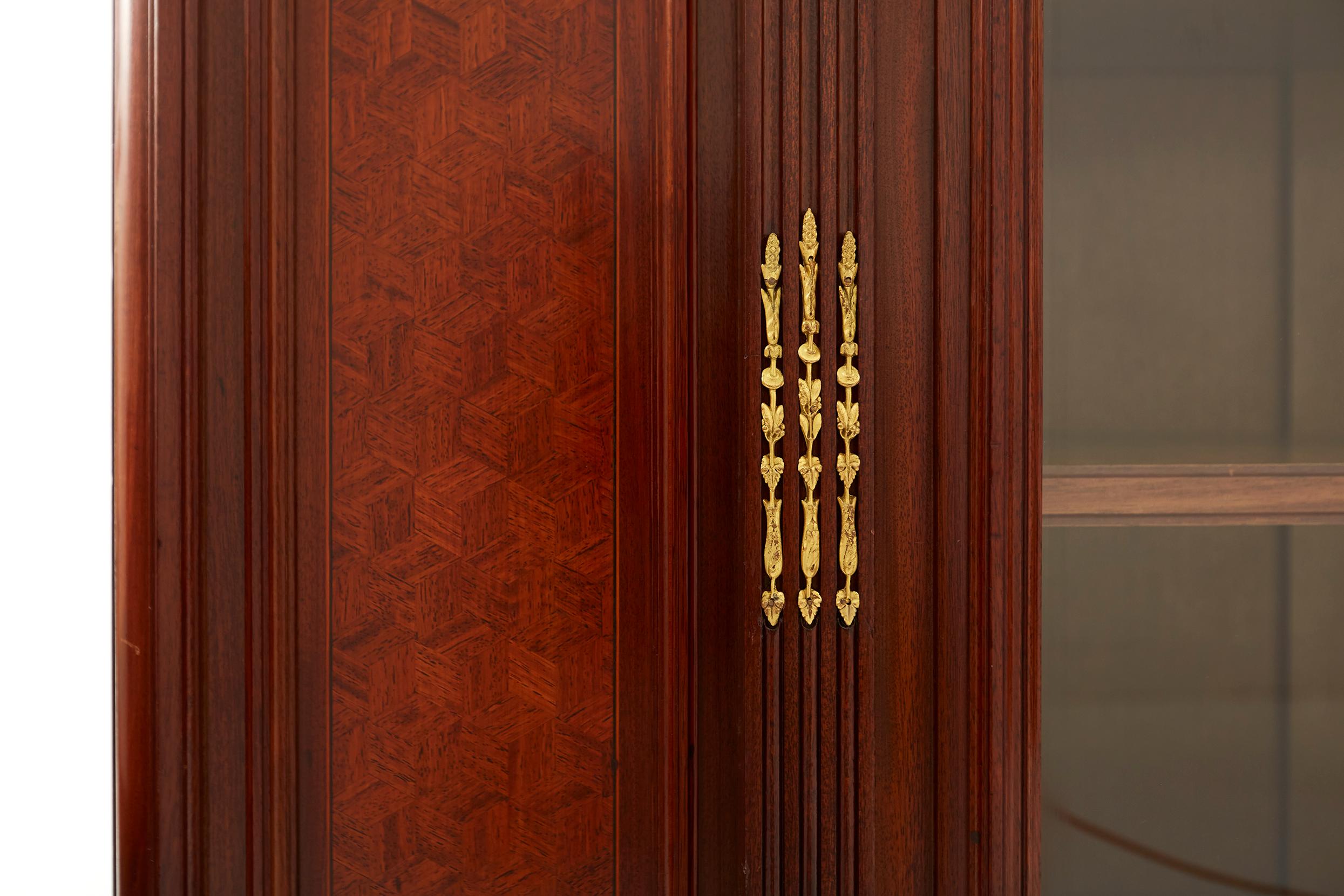 Armario de Parquet Montado en Caoba / Bronce en venta 1