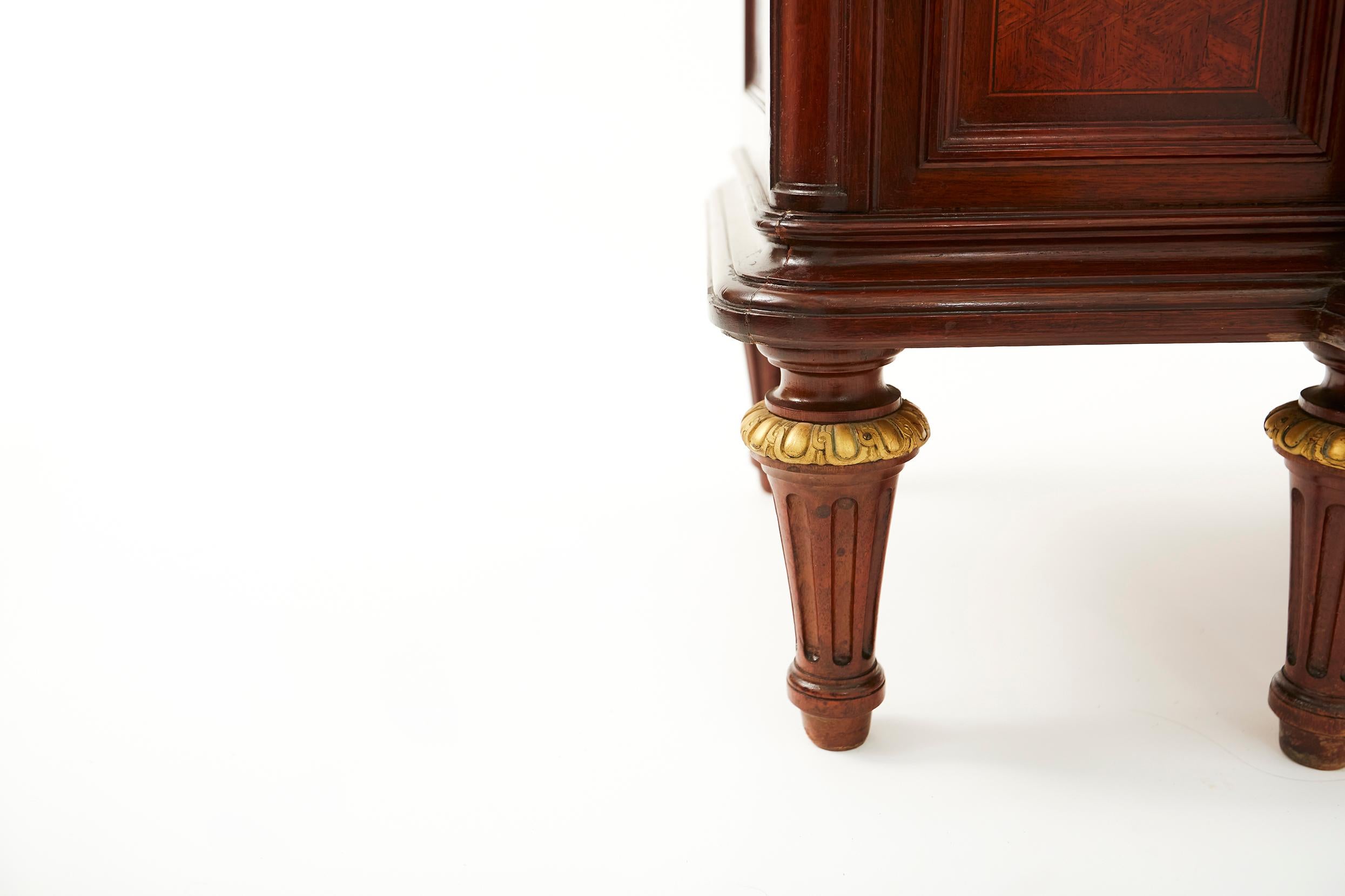 Armario de Parquet Montado en Caoba / Bronce en venta 4