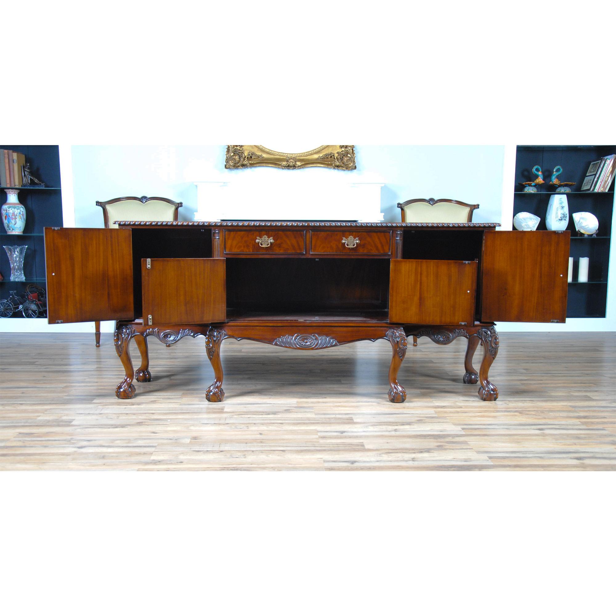 Mahogany Buffet  In New Condition For Sale In Annville, PA