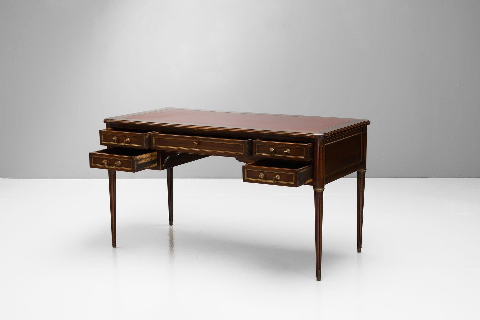 Mahogany Bureau Plat (Französisch) im Angebot