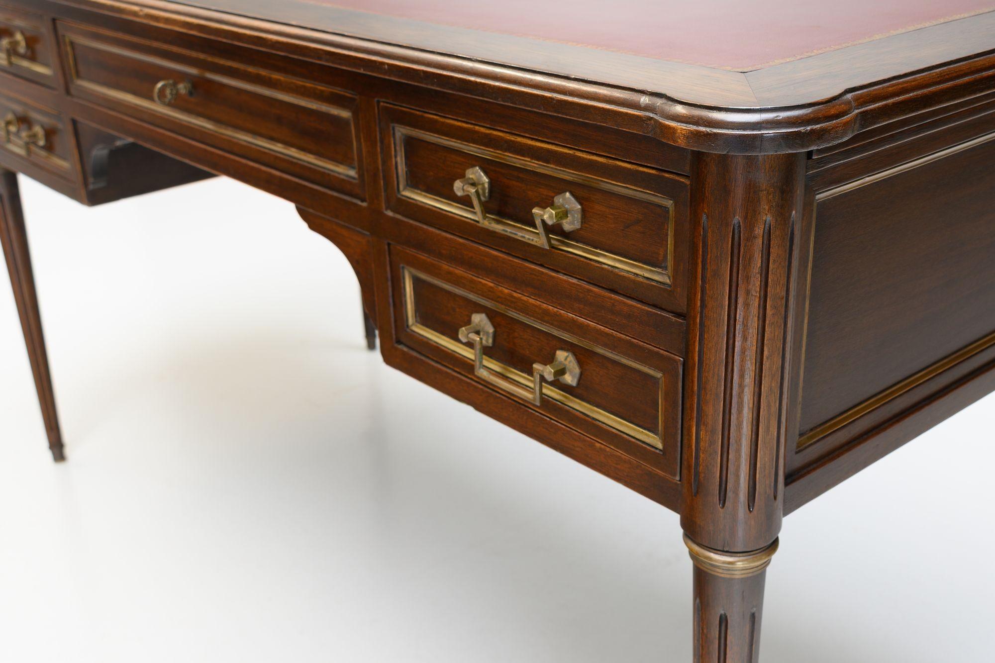 Mahogany Bureau Plat (Leder) im Angebot