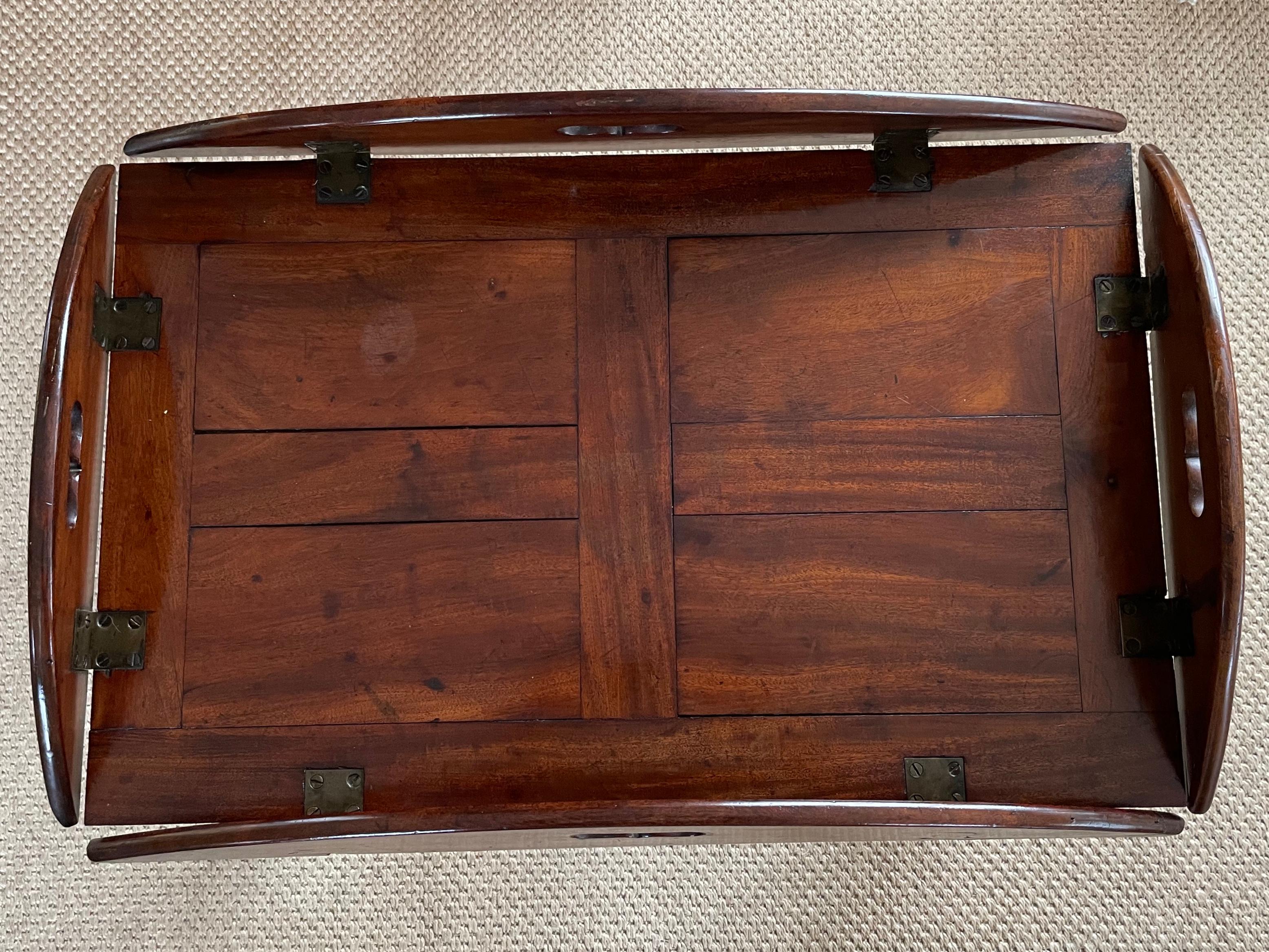 Mahogany Butler’s Tray Table In Good Condition In New York, NY