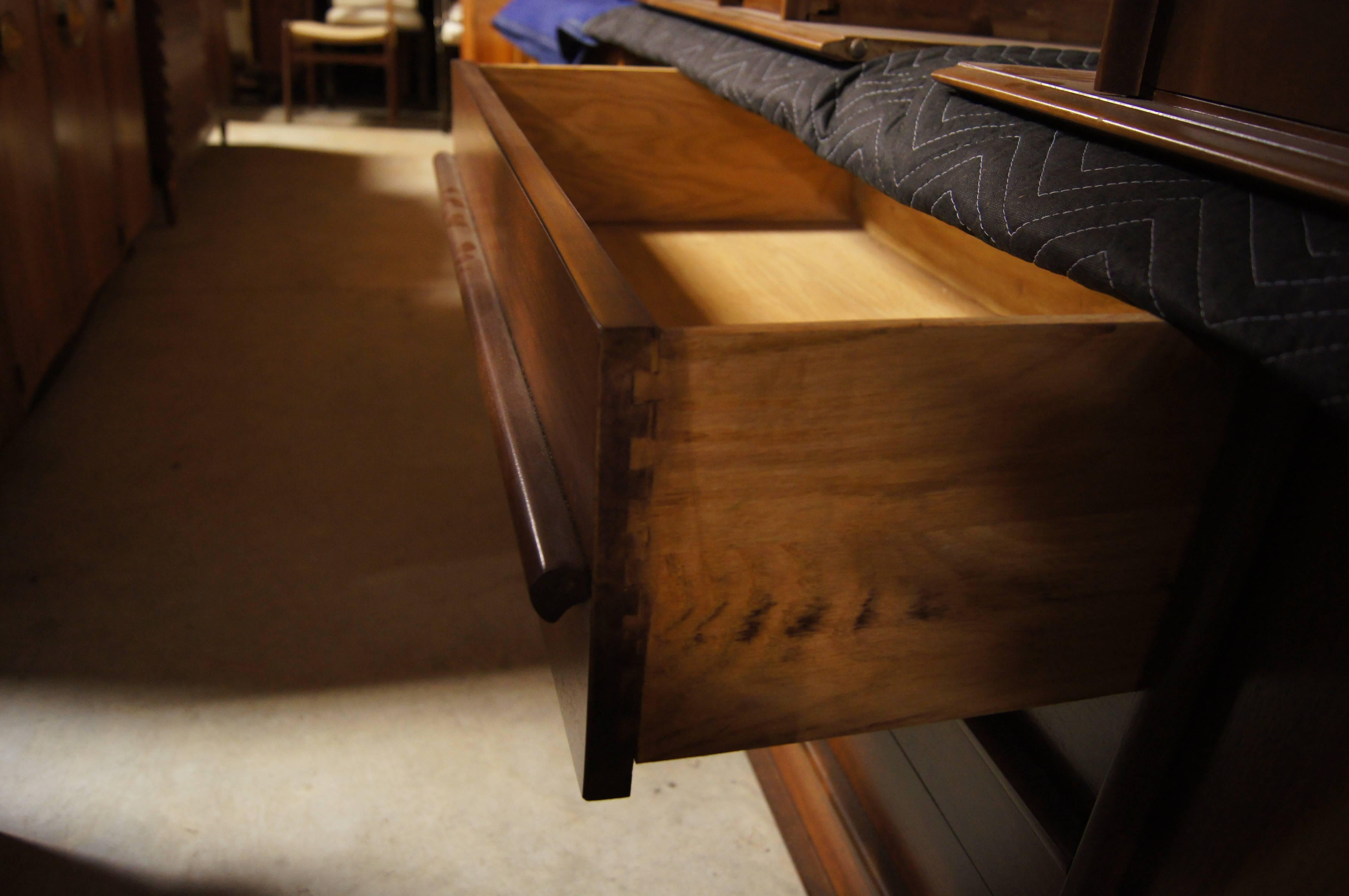 Mahogany Cabinet by T.H. Robsjohn-Gibbings for Widdicomb For Sale 1