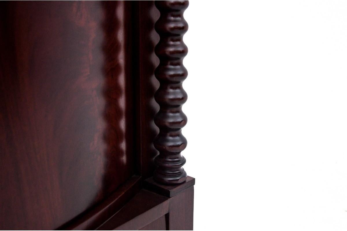 Mahogany cabinet, Northern Europe, circa 1860. For Sale 4