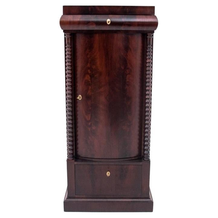 Cabinet en acajou, Europe du Nord, vers 1860.