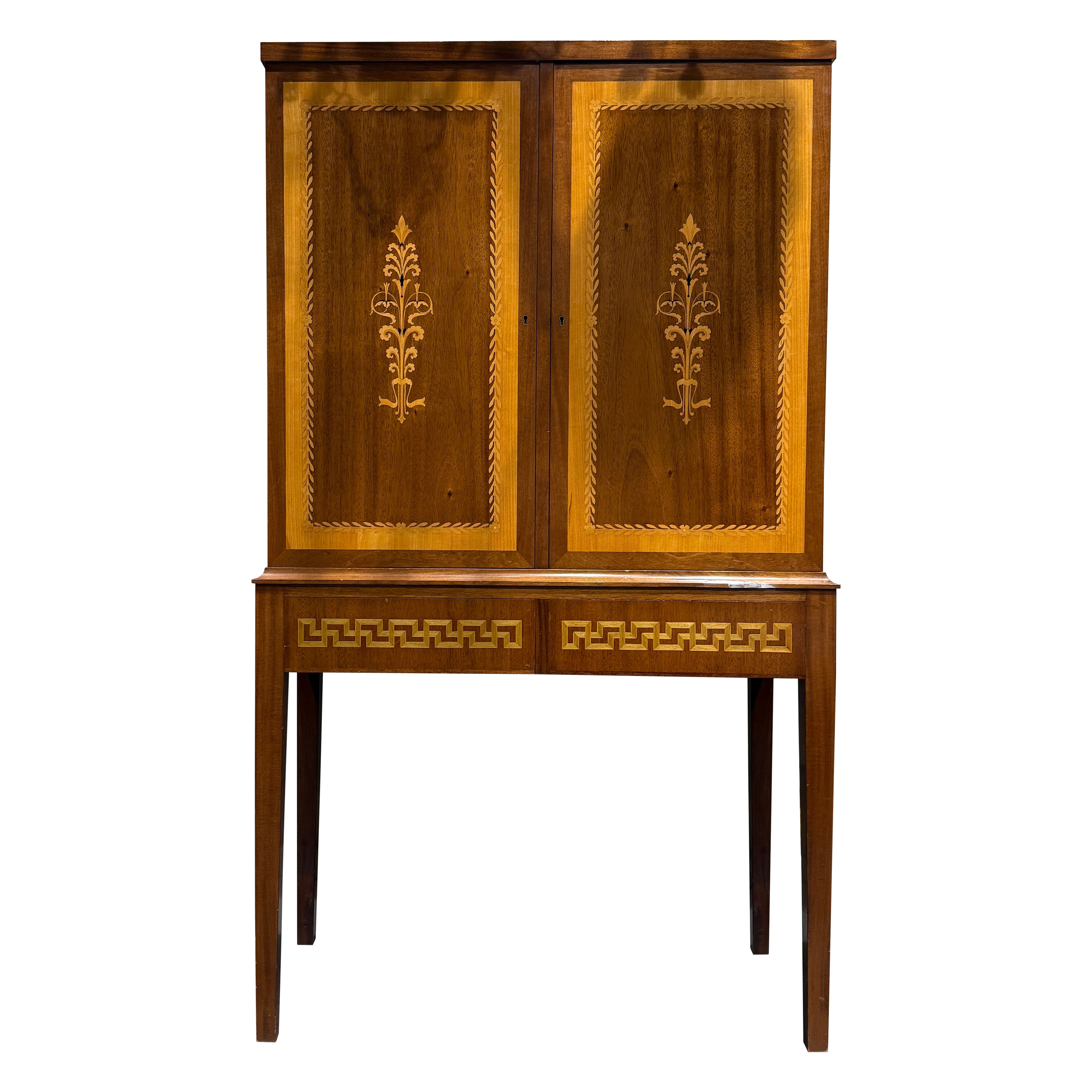 Mahogany cabinet two doors Denmark 1940 en vente