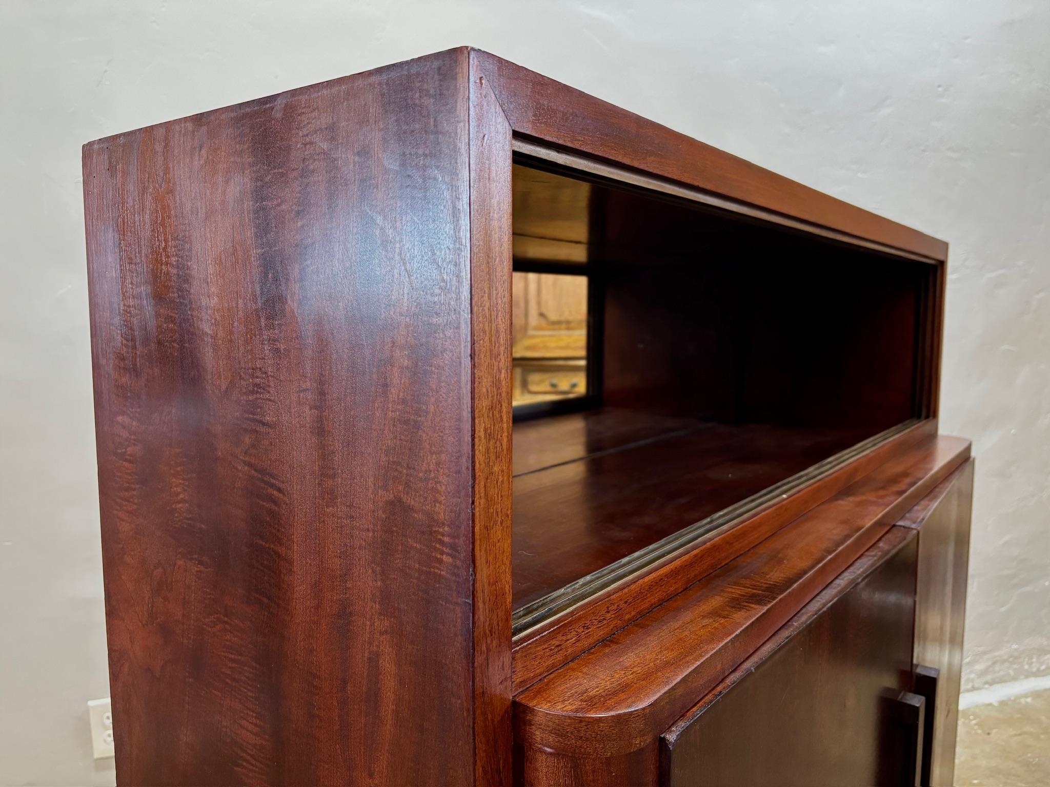 Mahogany Cabinet with Mirrored Shelf c.1970's For Sale 1