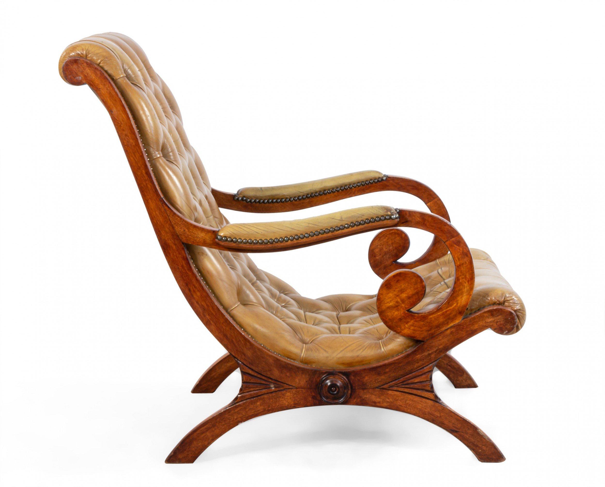 Victorien Ensemble 3 pièces chaise longue et ottoman en acajou de style Campaigner en vente