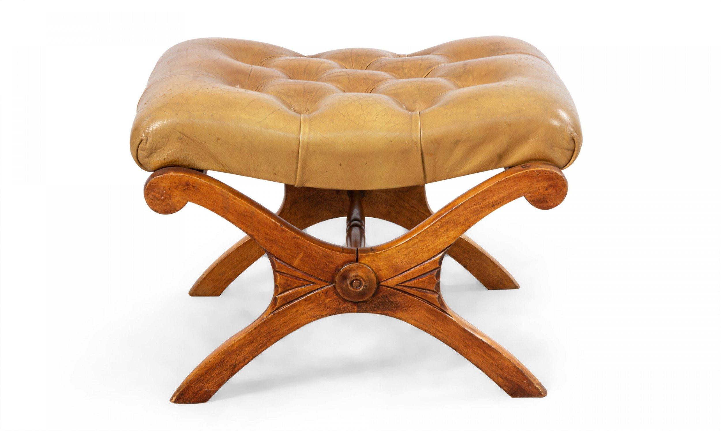 Ensemble 3 pièces chaise longue et ottoman en acajou de style Campaigner en vente 1