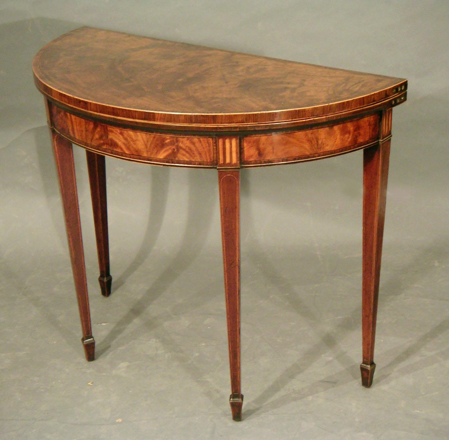 Sheraton Table de jeu en acajou d'une belle couleur et d'une belle patine datant d'environ 1785 en vente