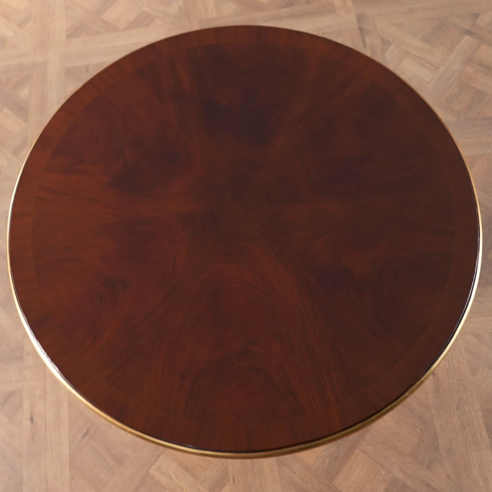 Renaissance Table centrale en acajou en vente