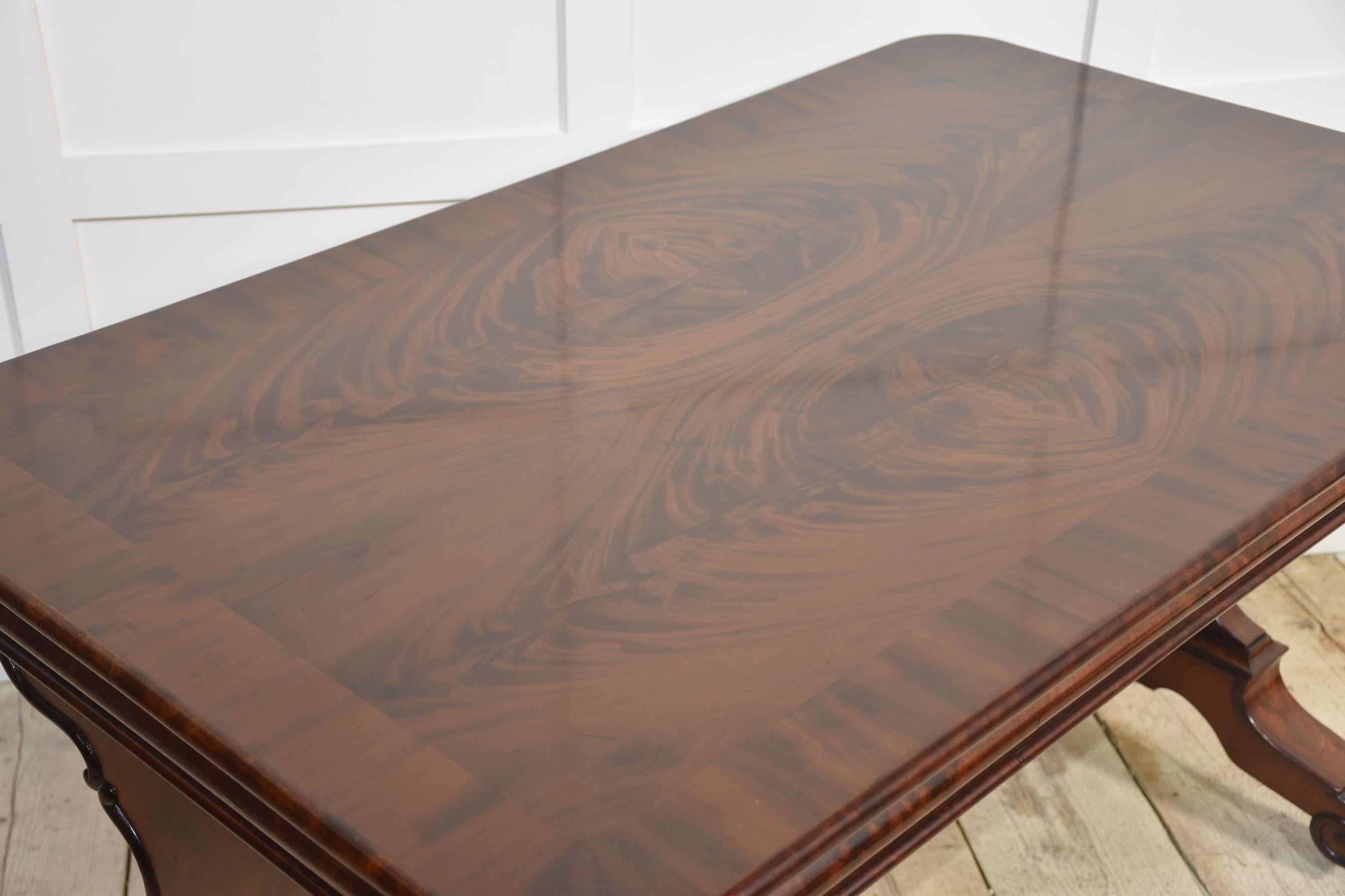 Mahogany centre table For Sale 5
