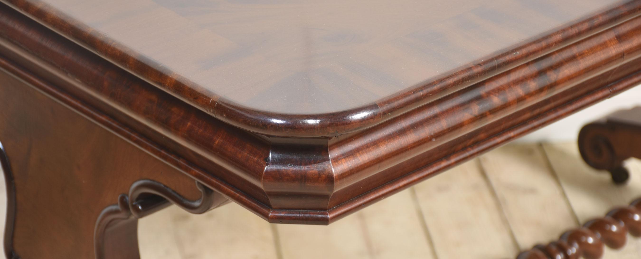 Mahogany centre table For Sale 6