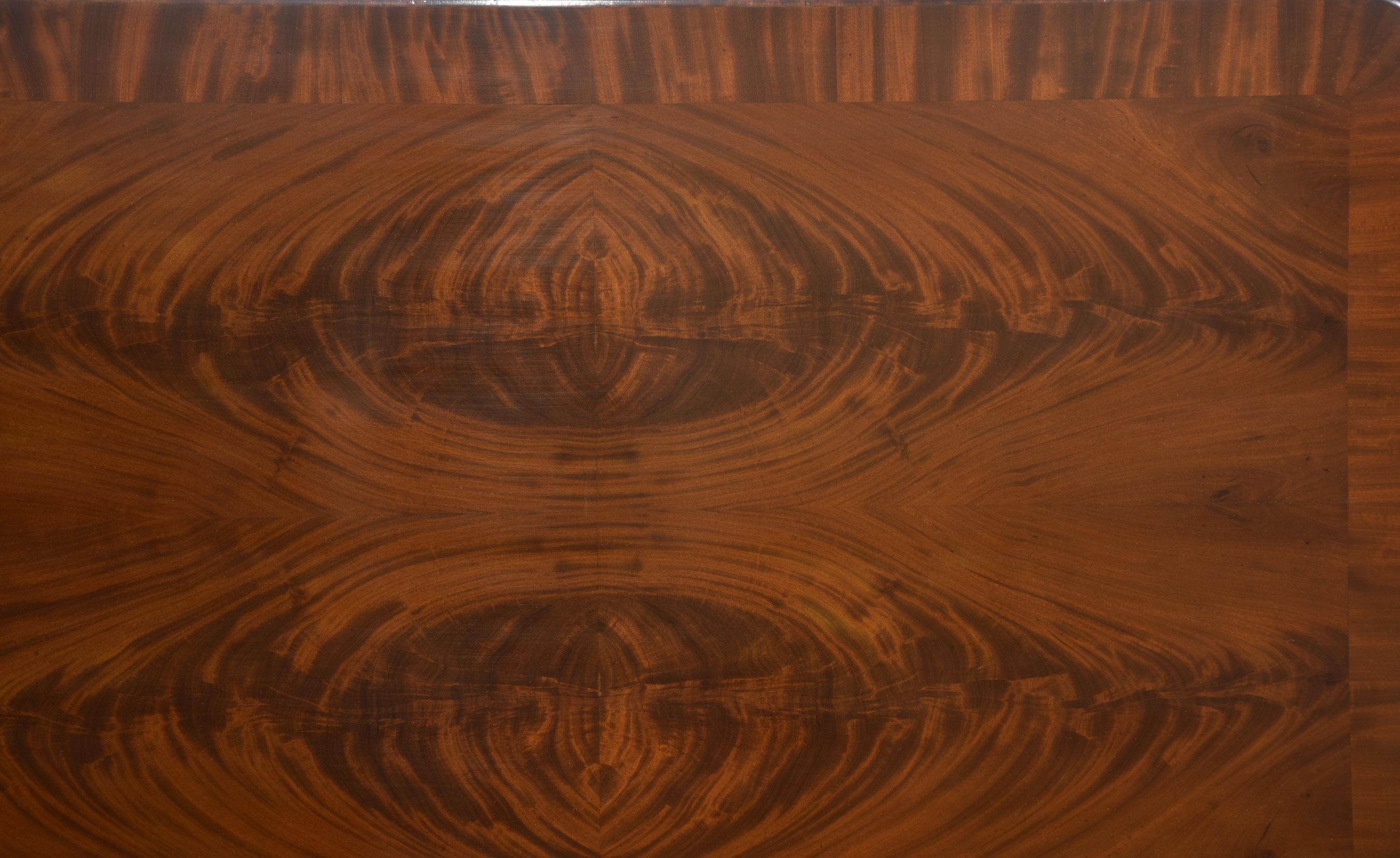 Mahogany centre table For Sale 3