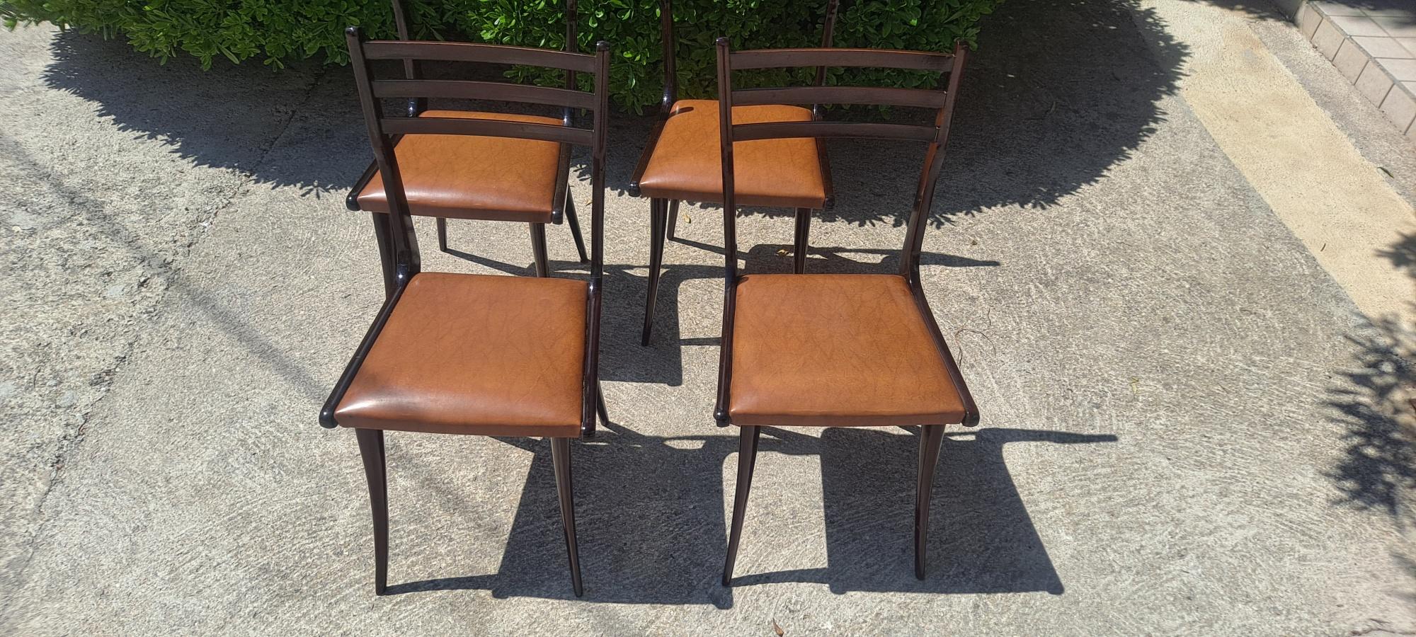 Mahogany Chairs in Style of Gio Ponti In Good Condition For Sale In Los Angeles, CA