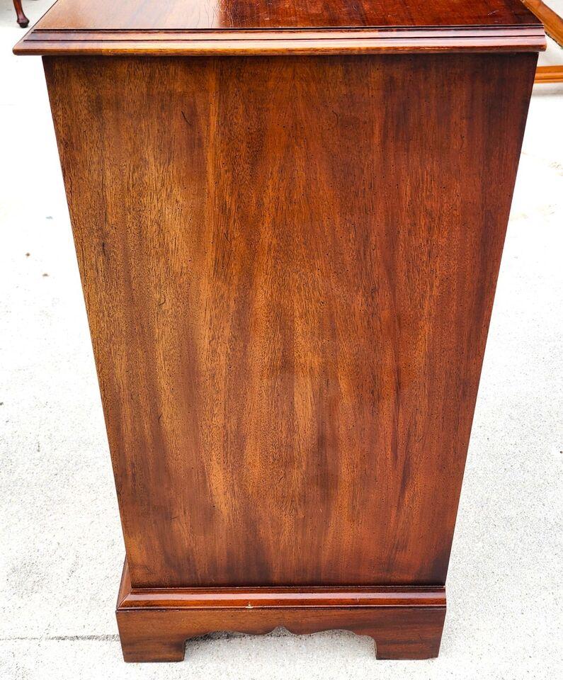Late 20th Century Mahogany Chest Dresser by Hickory Chair Co For Sale