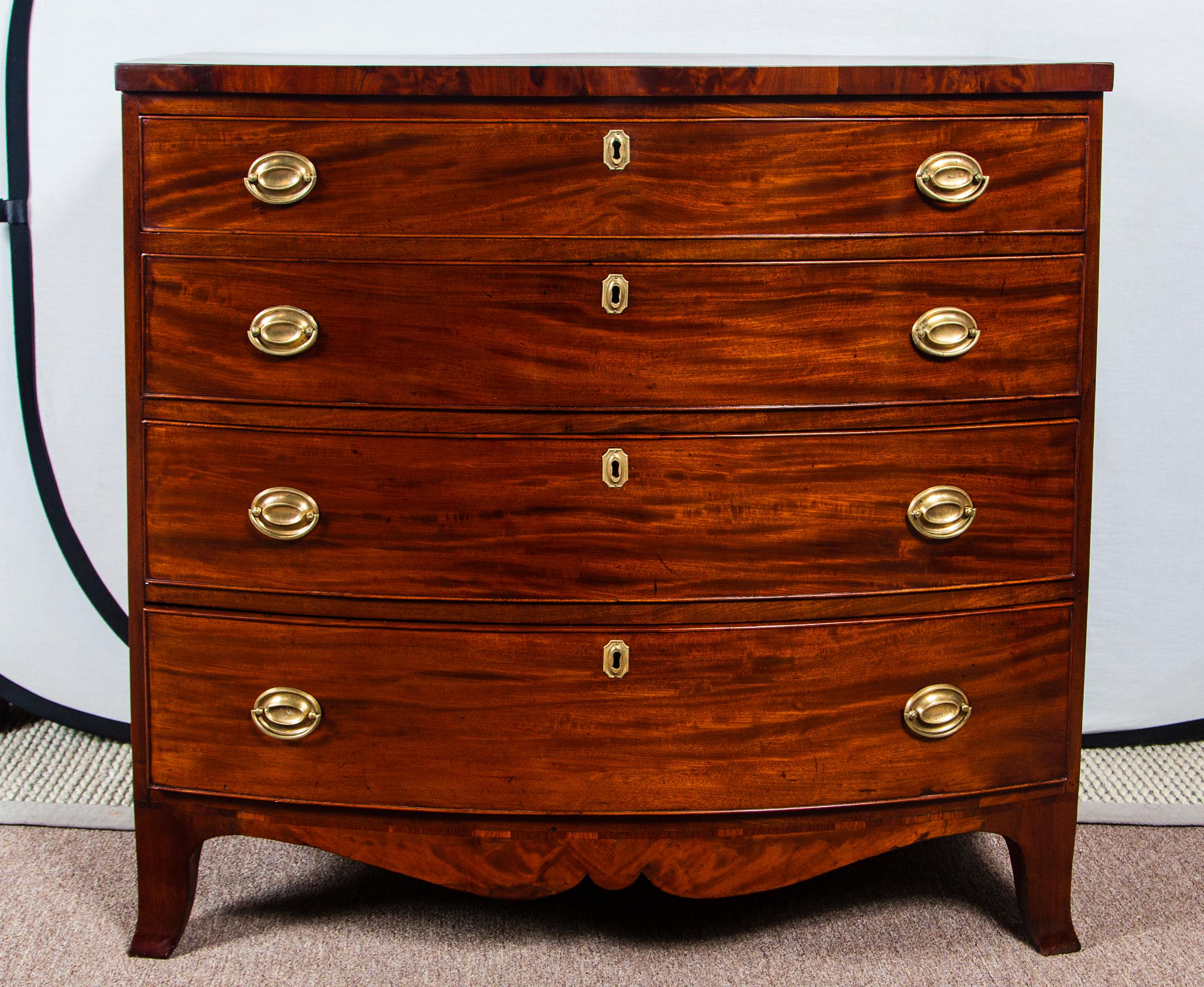 Beautiful mahogany 4 drawer chest.
