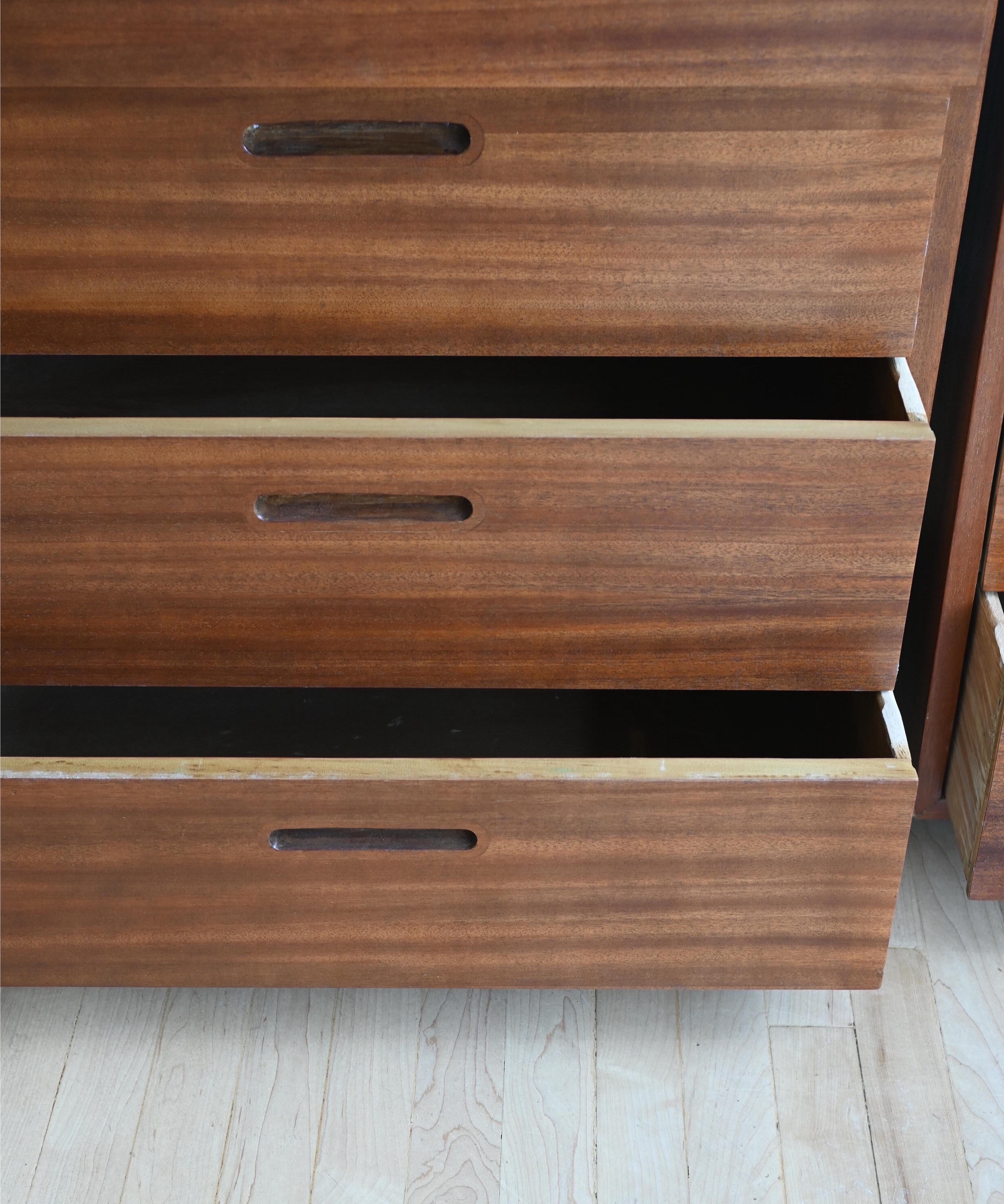 Mahogany Chest of Drawers by Dunbar, a pair en Bueno estado para la venta en Hudson, NY
