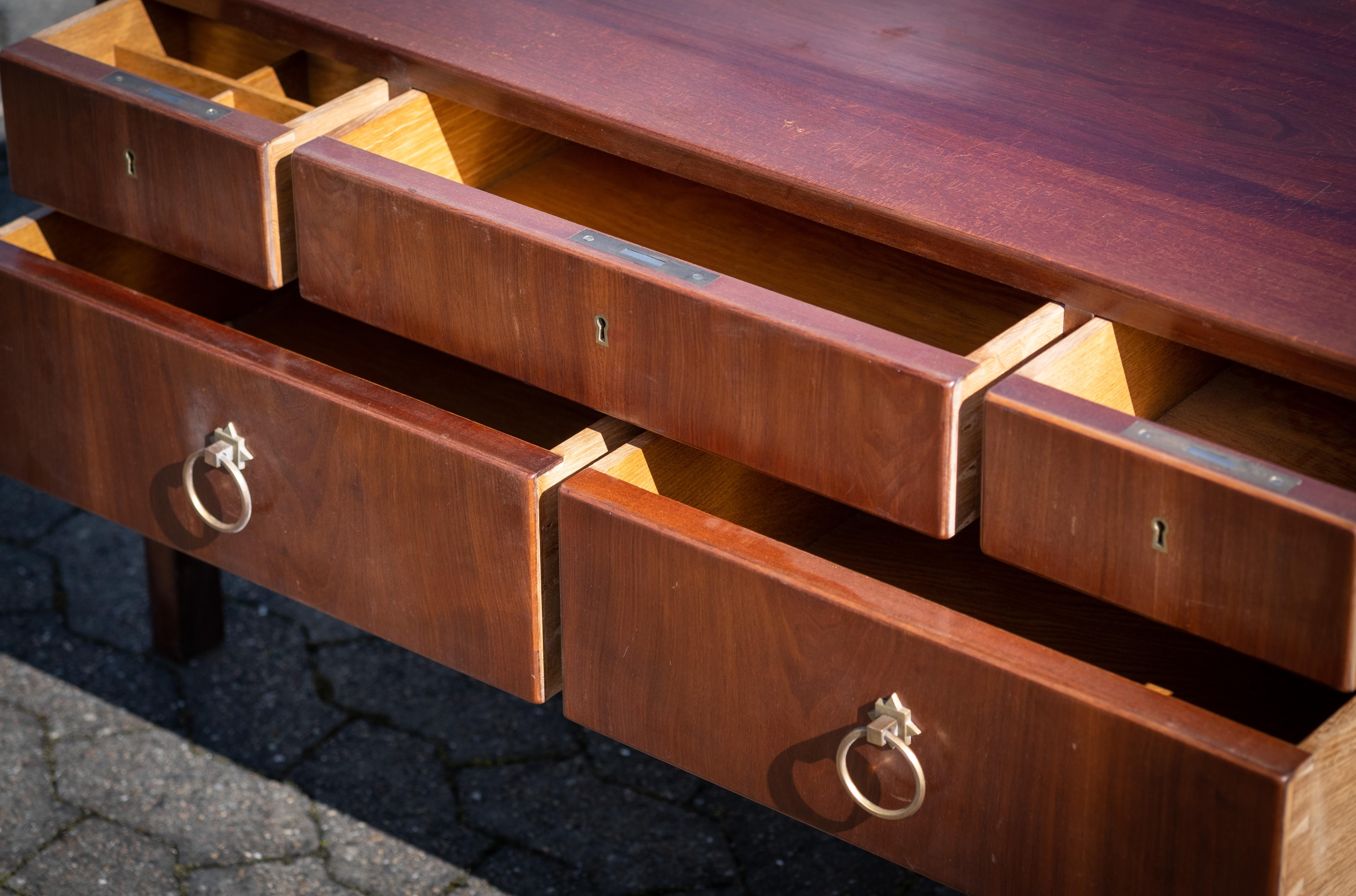 Cómoda de caoba de Ernst Kühn, Dinamarca, Años 30 Caoba en venta