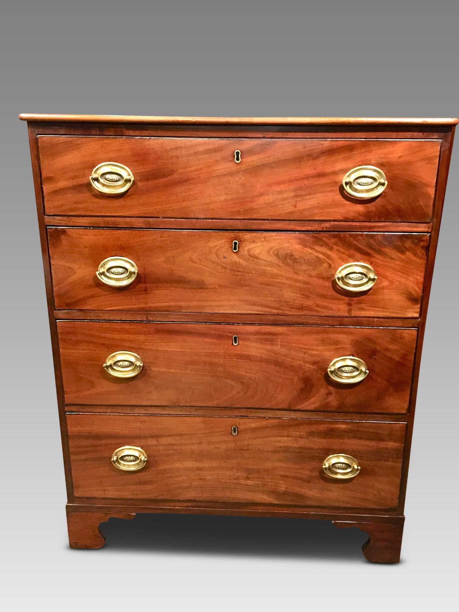 Mahogany Chest of Drawers, English, circa 1830 In Good Condition For Sale In Honiton, Devon