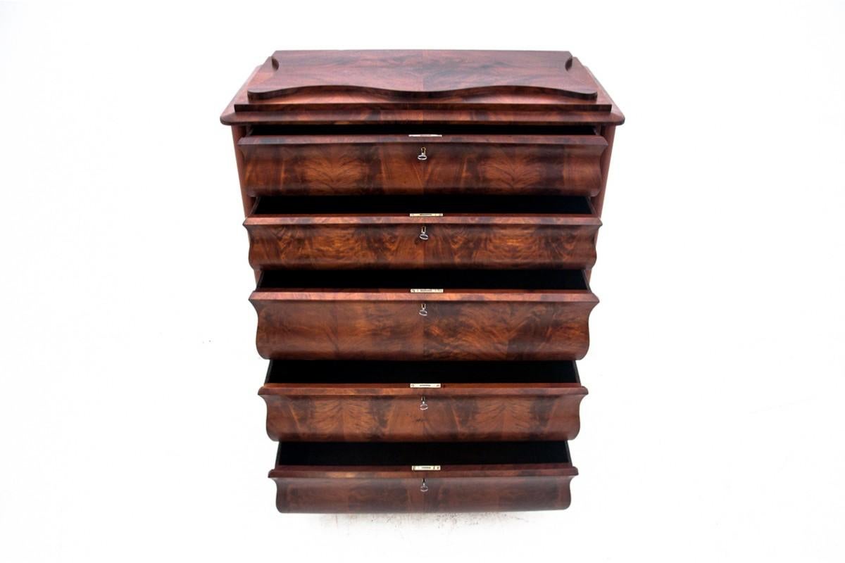 Commode en acajou, Europe du Nord, vers 1850. Bon état - En vente à Chorzów, PL