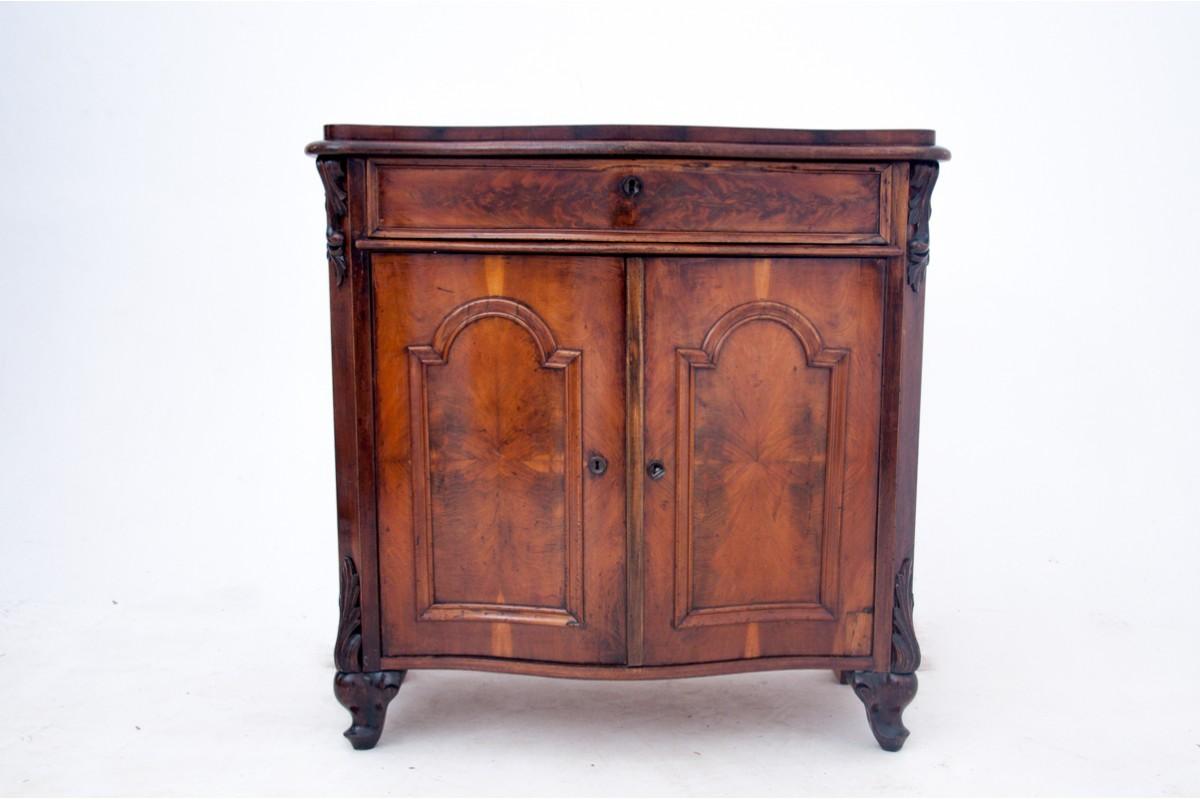 Mahogany chest of drawers, Northern Europe, circa 1890 4