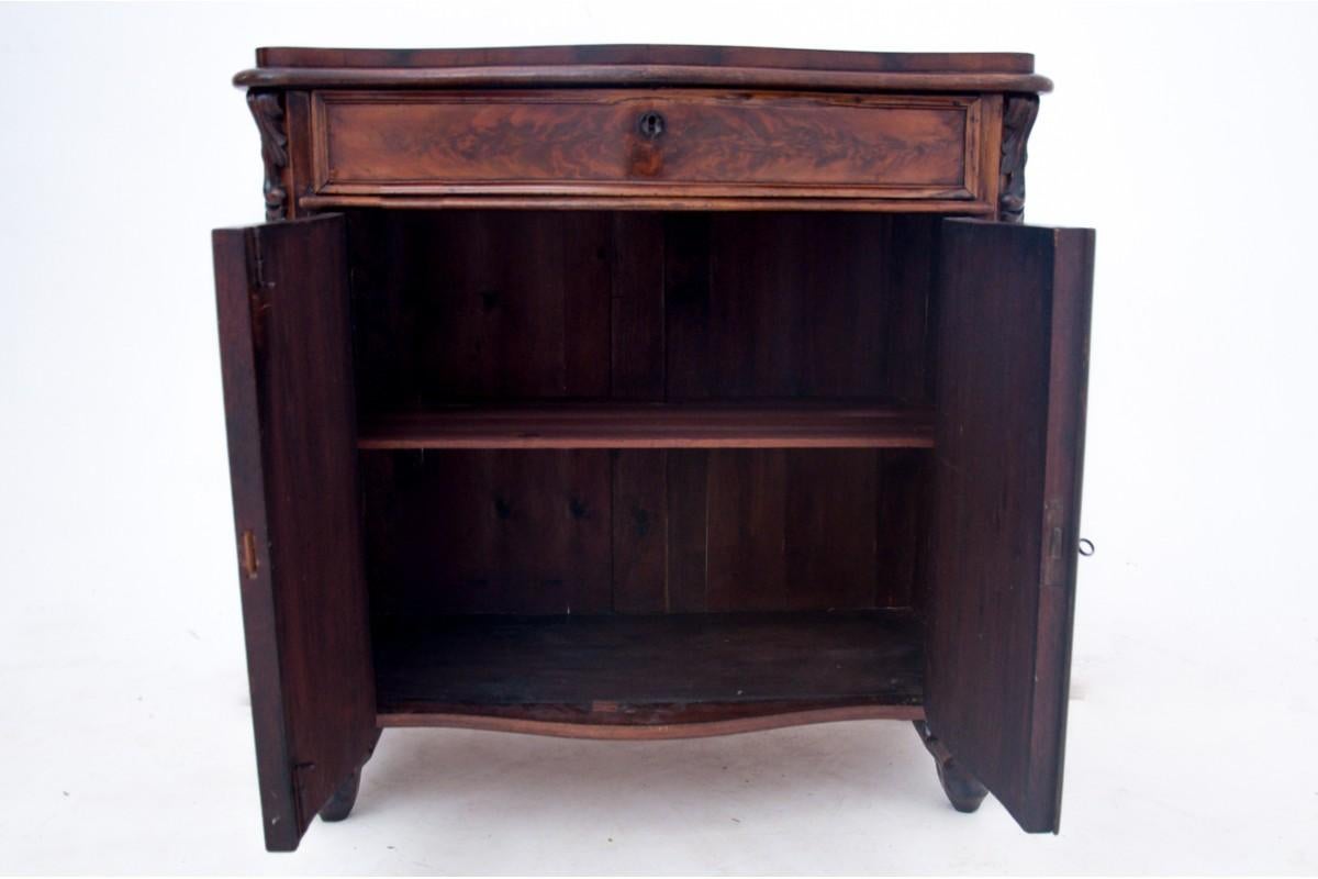 Mahogany chest of drawers, Northern Europe, circa 1890 In Good Condition In Chorzów, PL