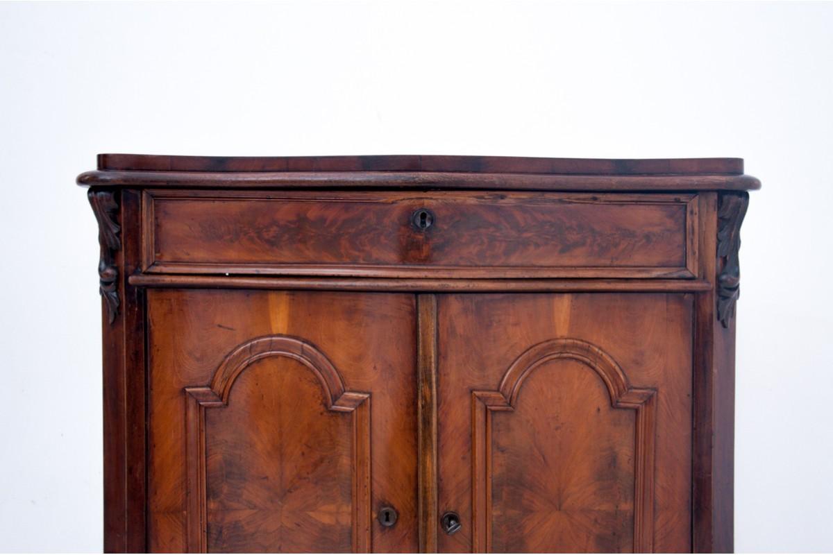 Mahogany chest of drawers, Northern Europe, circa 1890 3
