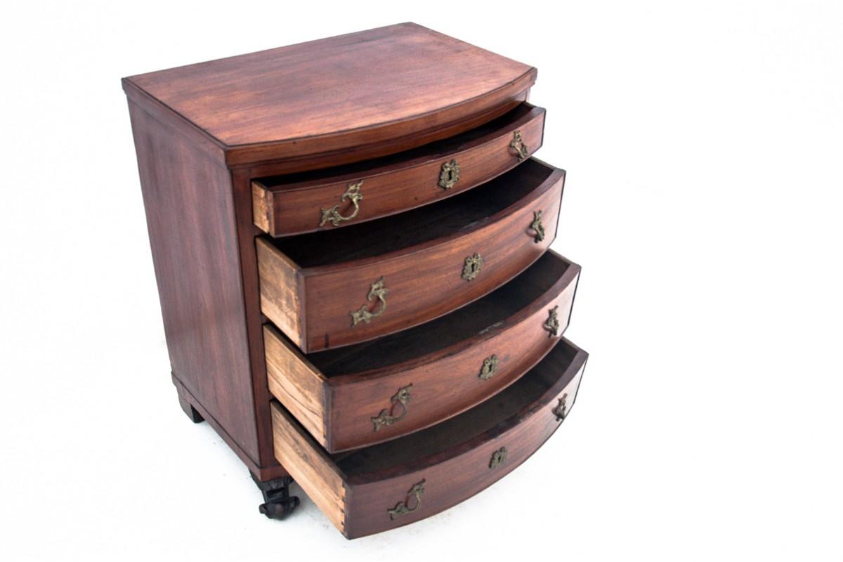 Mahogany Chest of Drawers, Northern Europe, circa 1900 In Good Condition For Sale In Chorzów, PL
