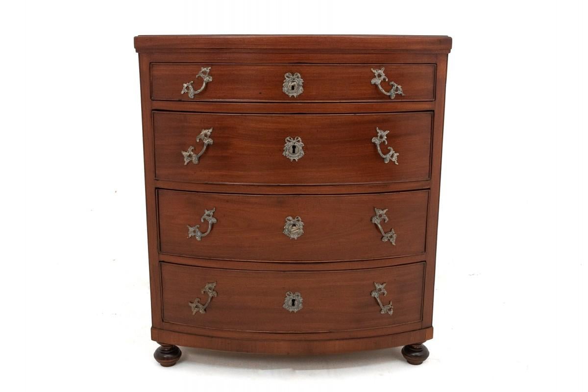 Mahogany chest of drawers, Northern Europe, late 19th century. 3