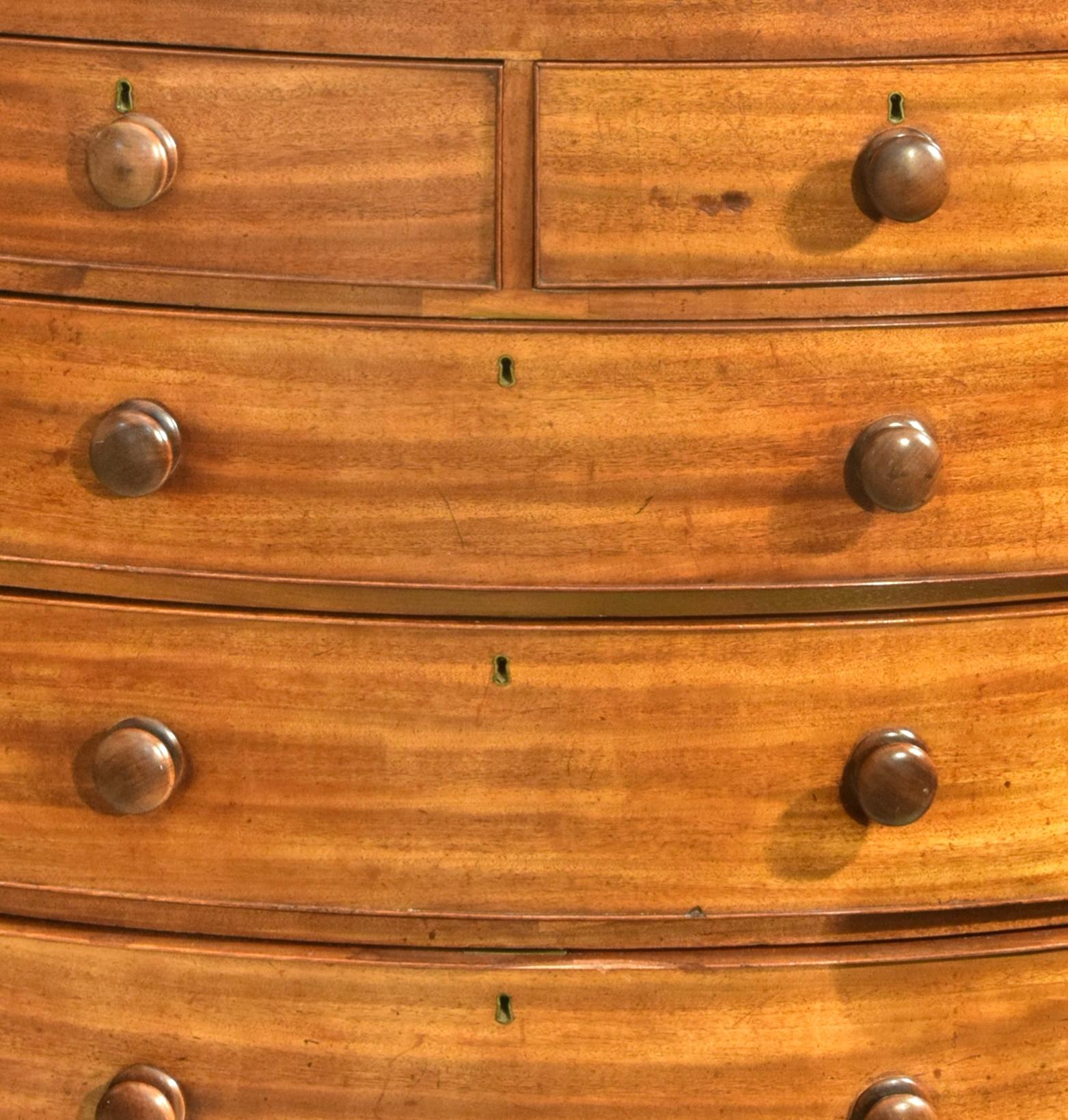 Neoclassical Mahogany Chest of Drawers, Spain, 19th Century For Sale