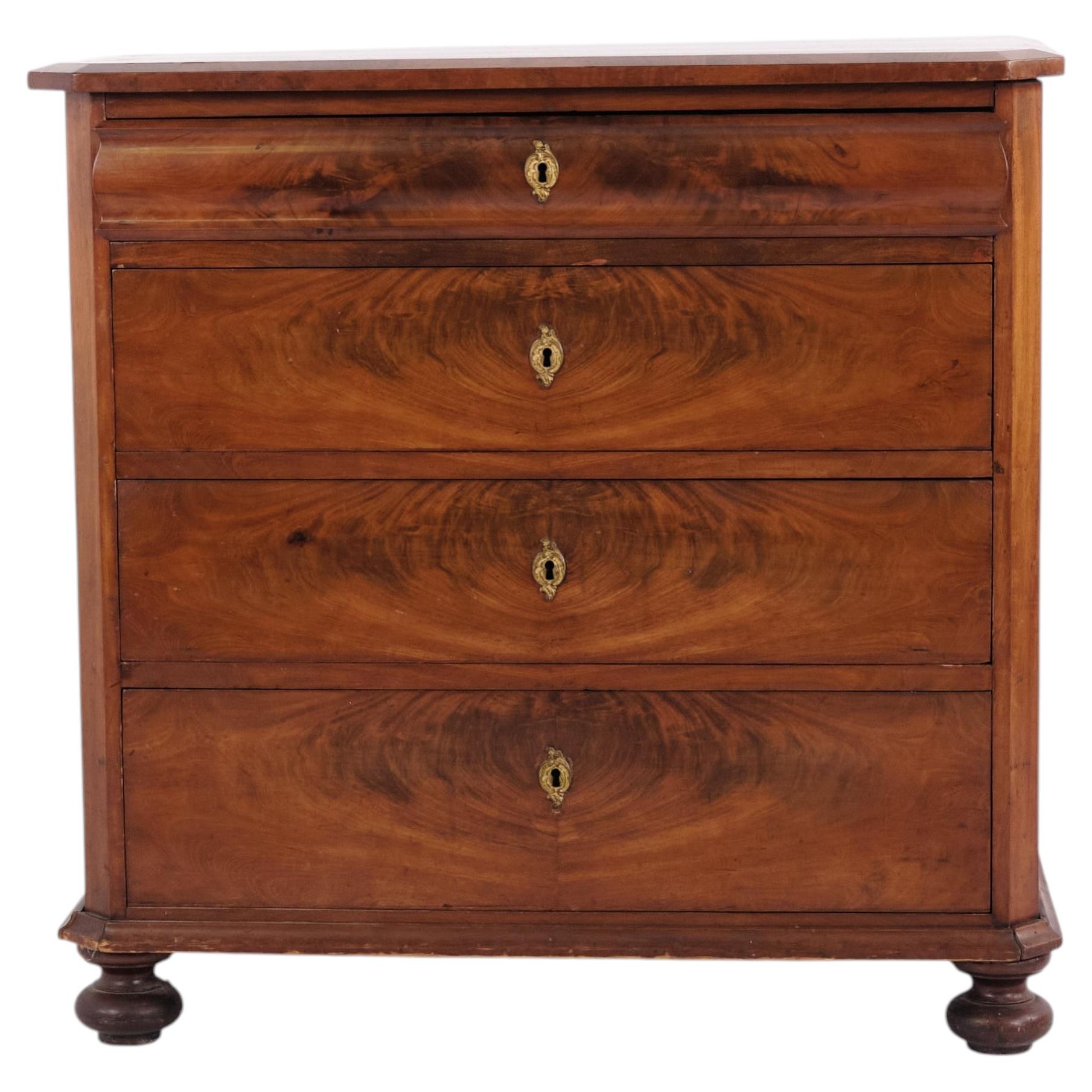 Mahogany chest of drawers with 4 drawers from 1880s