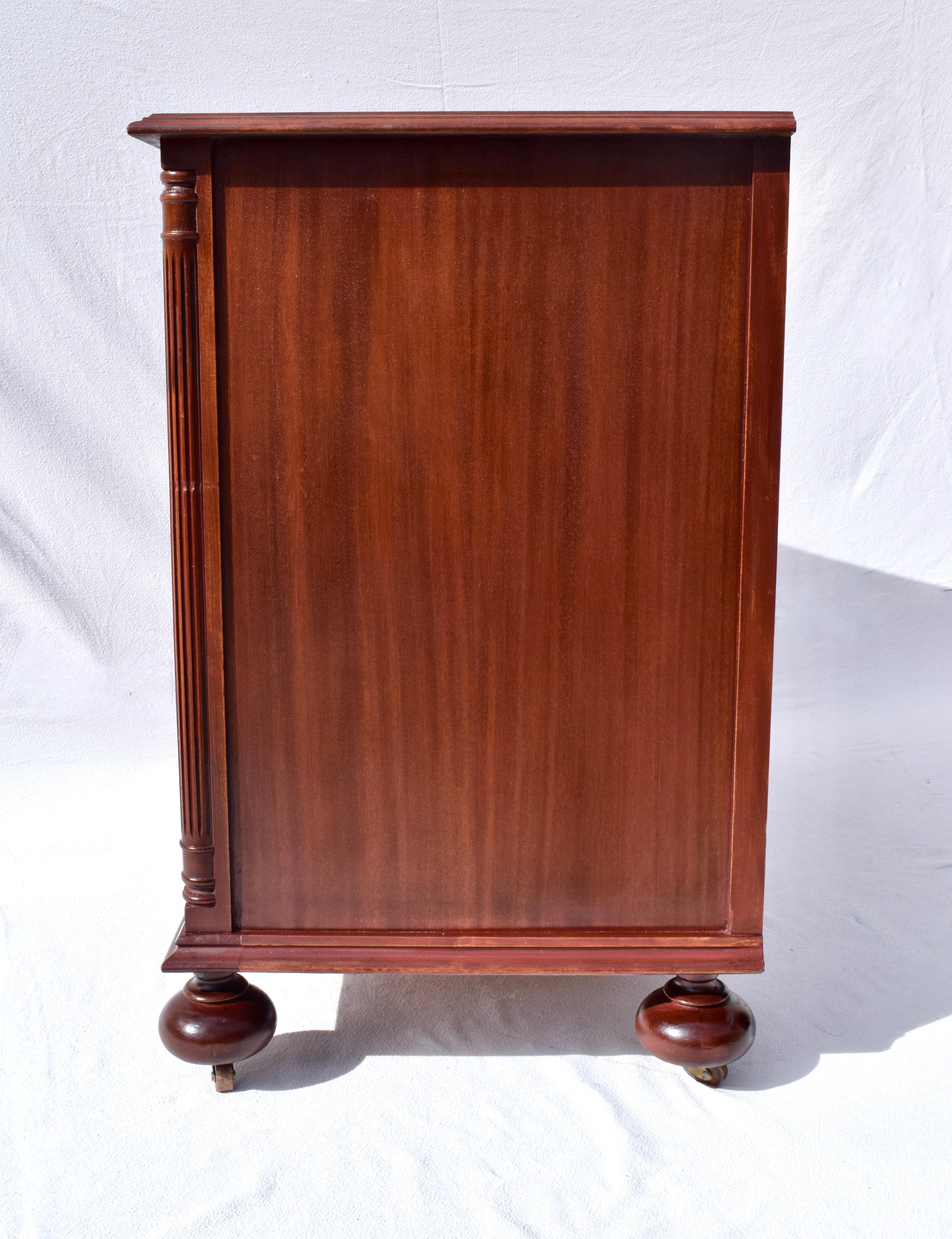 Mahogany Chest of Drawers With Cannonball Feet 3
