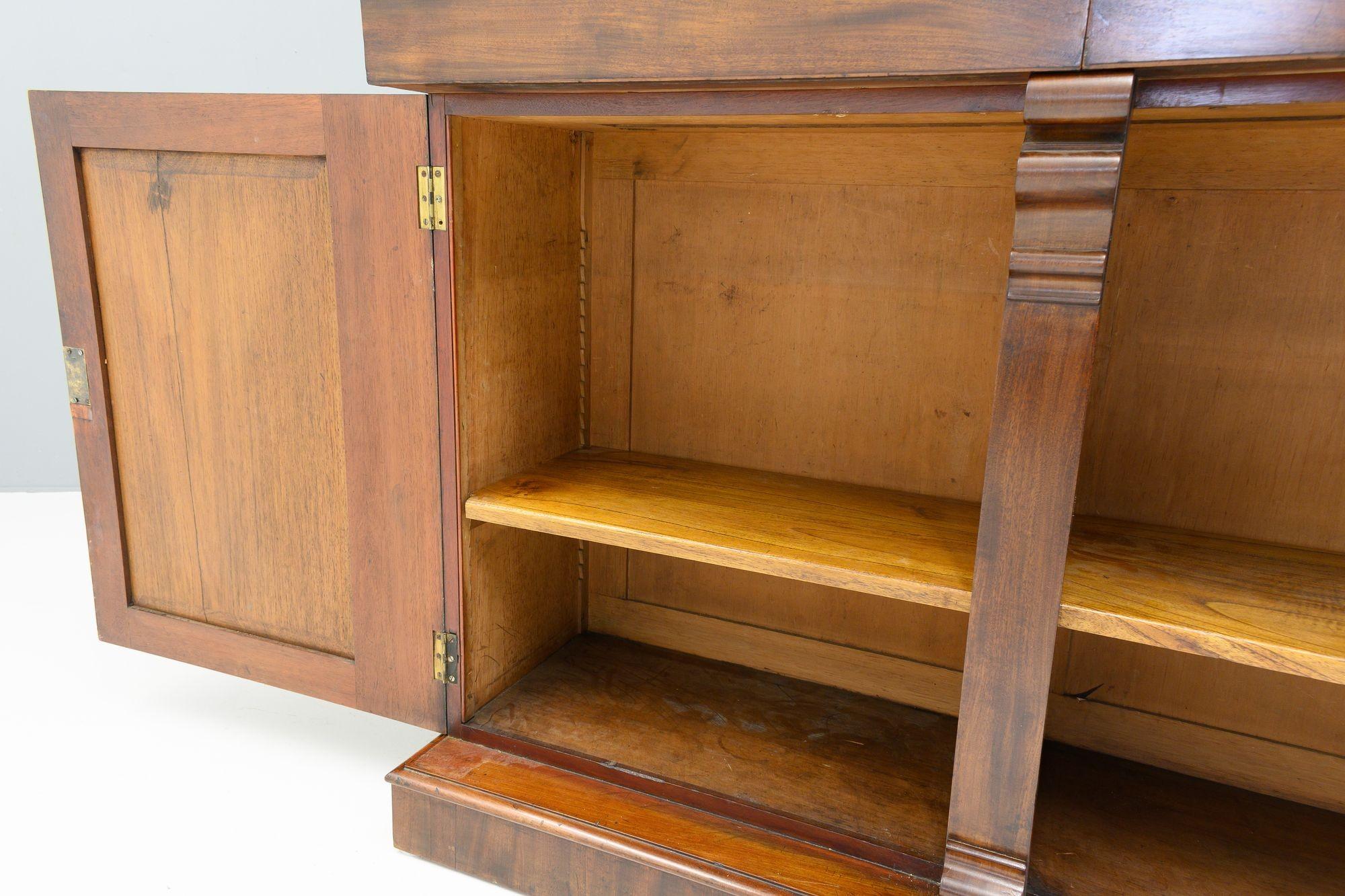 Chiffoniera in mogano in vendita 5