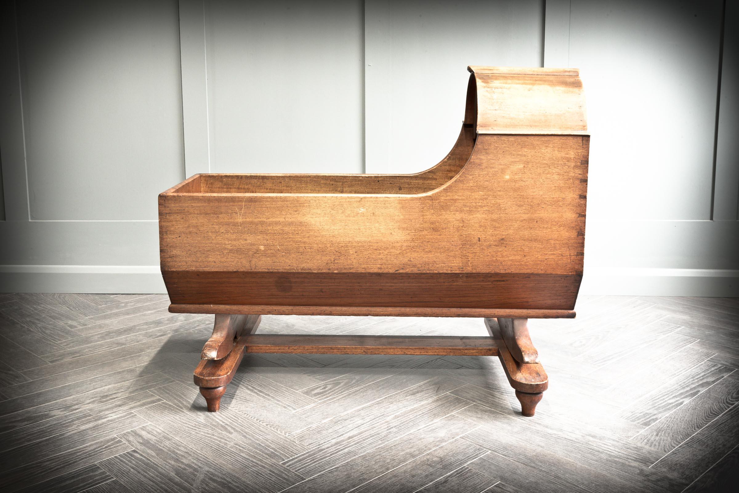 Mahogany Child's Cradle In Good Condition For Sale In Alton, GB