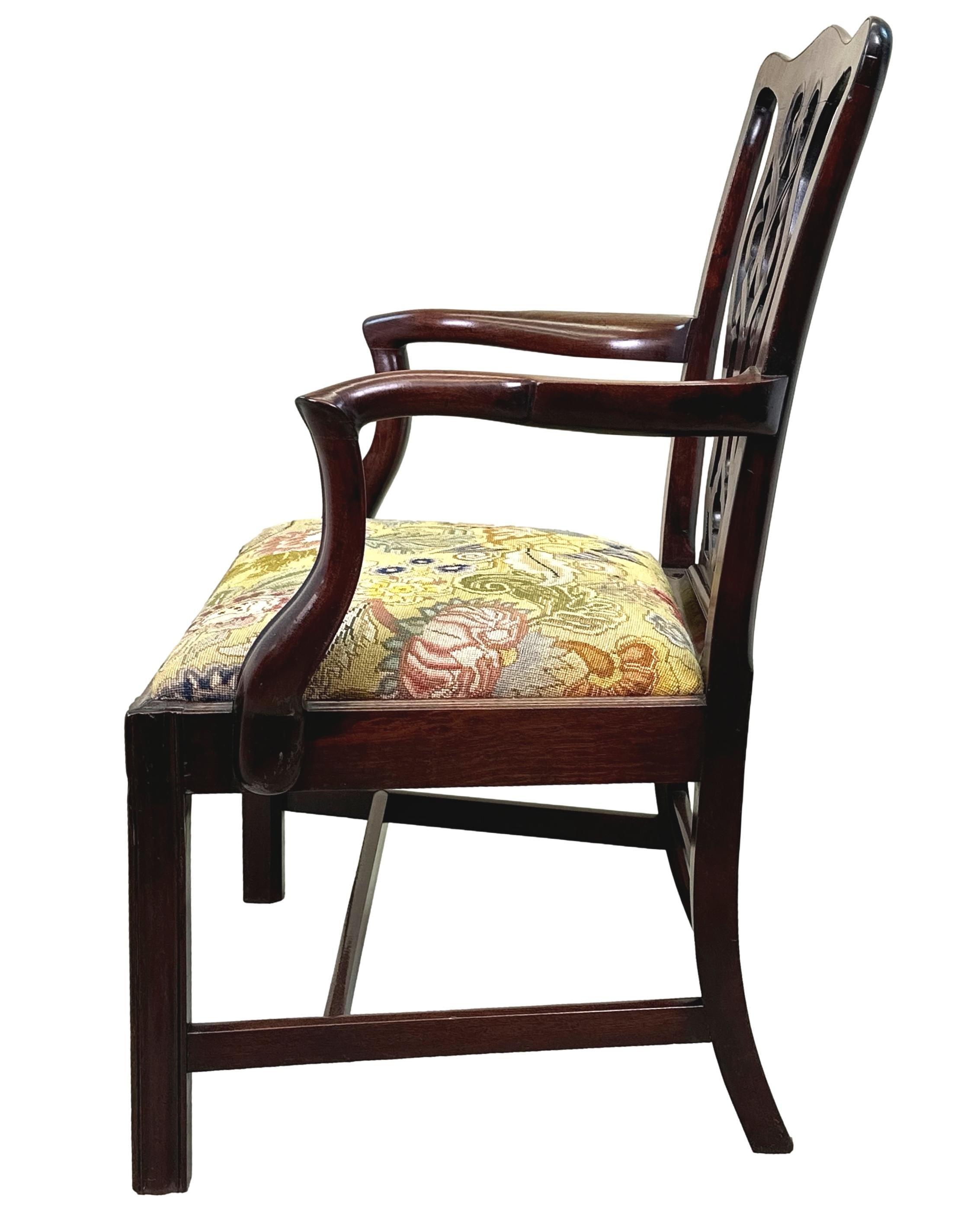 Fauteuil Chippendale en acajou du 18ème siècle en vente 4