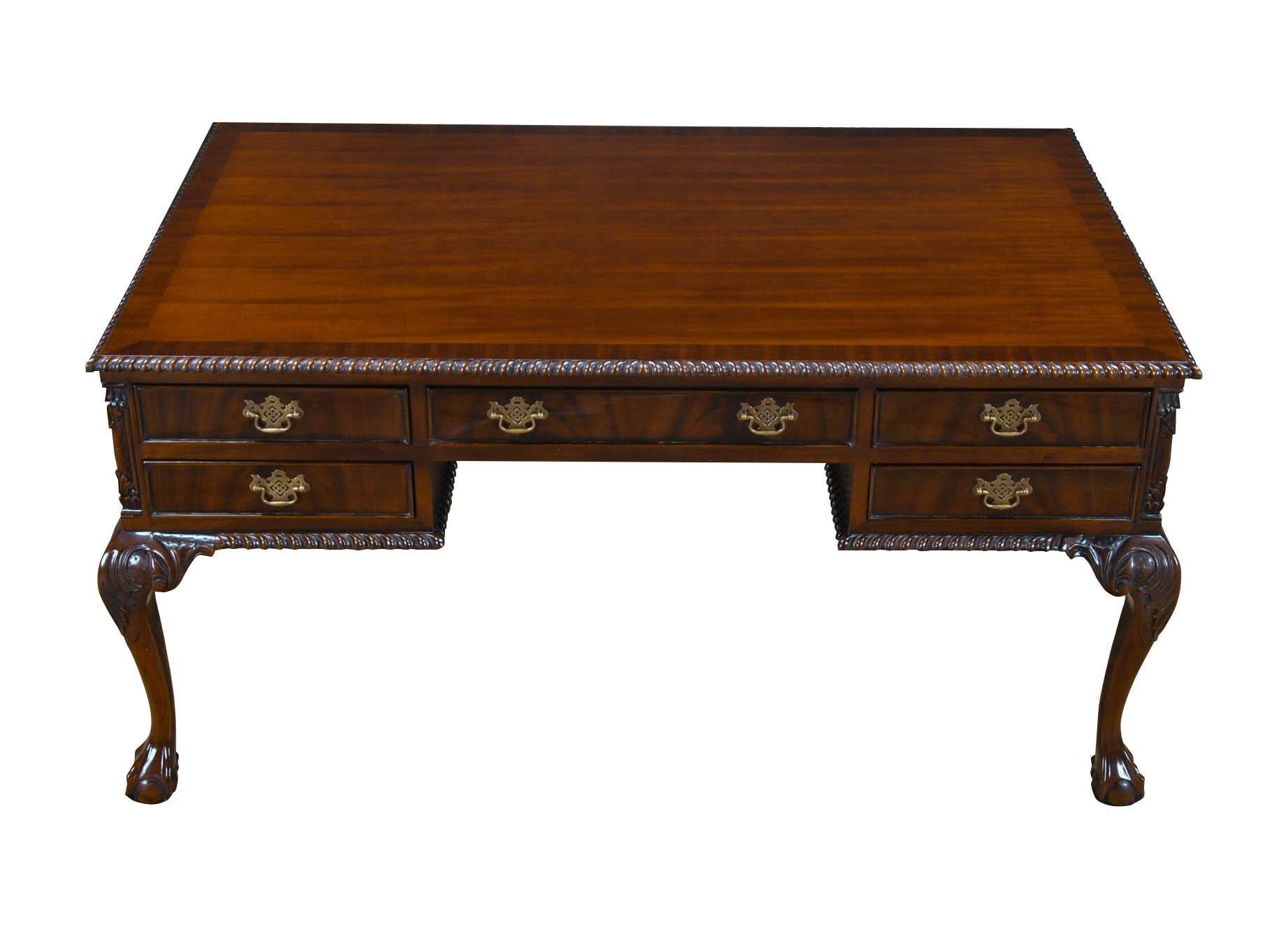 Scrivania Chippendale in mogano in vendita 5