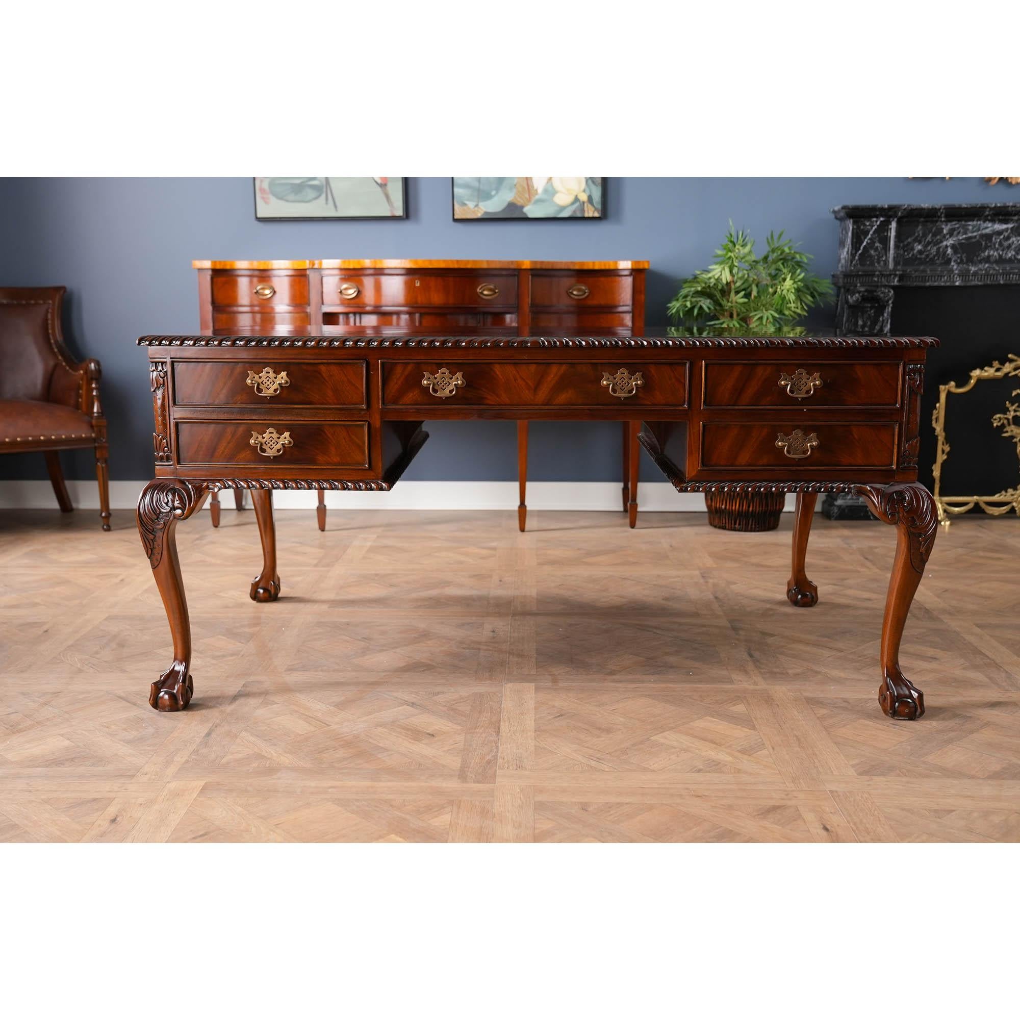 Scrivania Chippendale in mogano in vendita 1