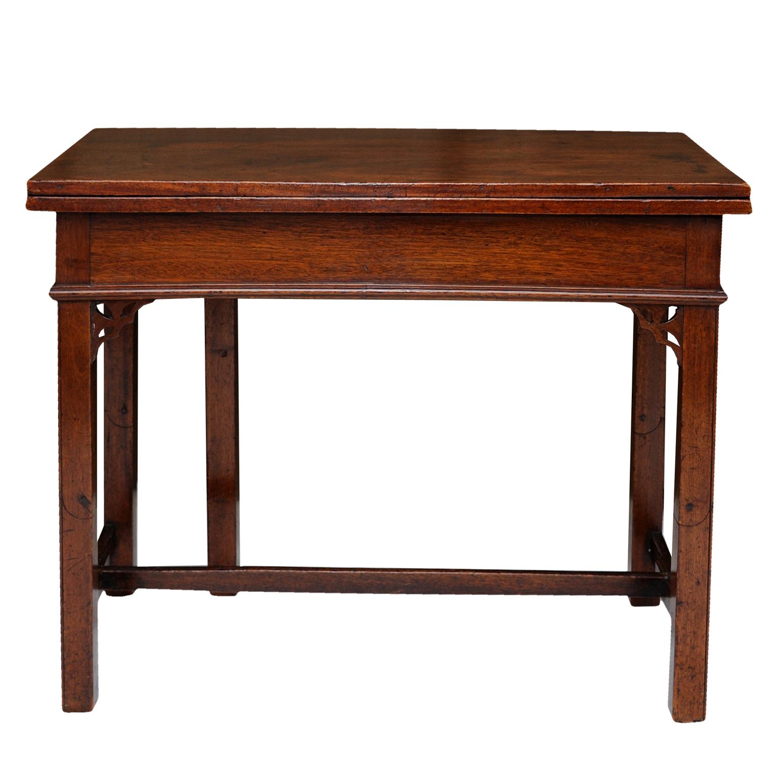 This is a fantastic and extremely rare Chippendale period mahogany Campaign Table in totally original condition.

With folding top and two drawers, with their original brass and steel swann neck handles and escutcheons situated at either end.

The